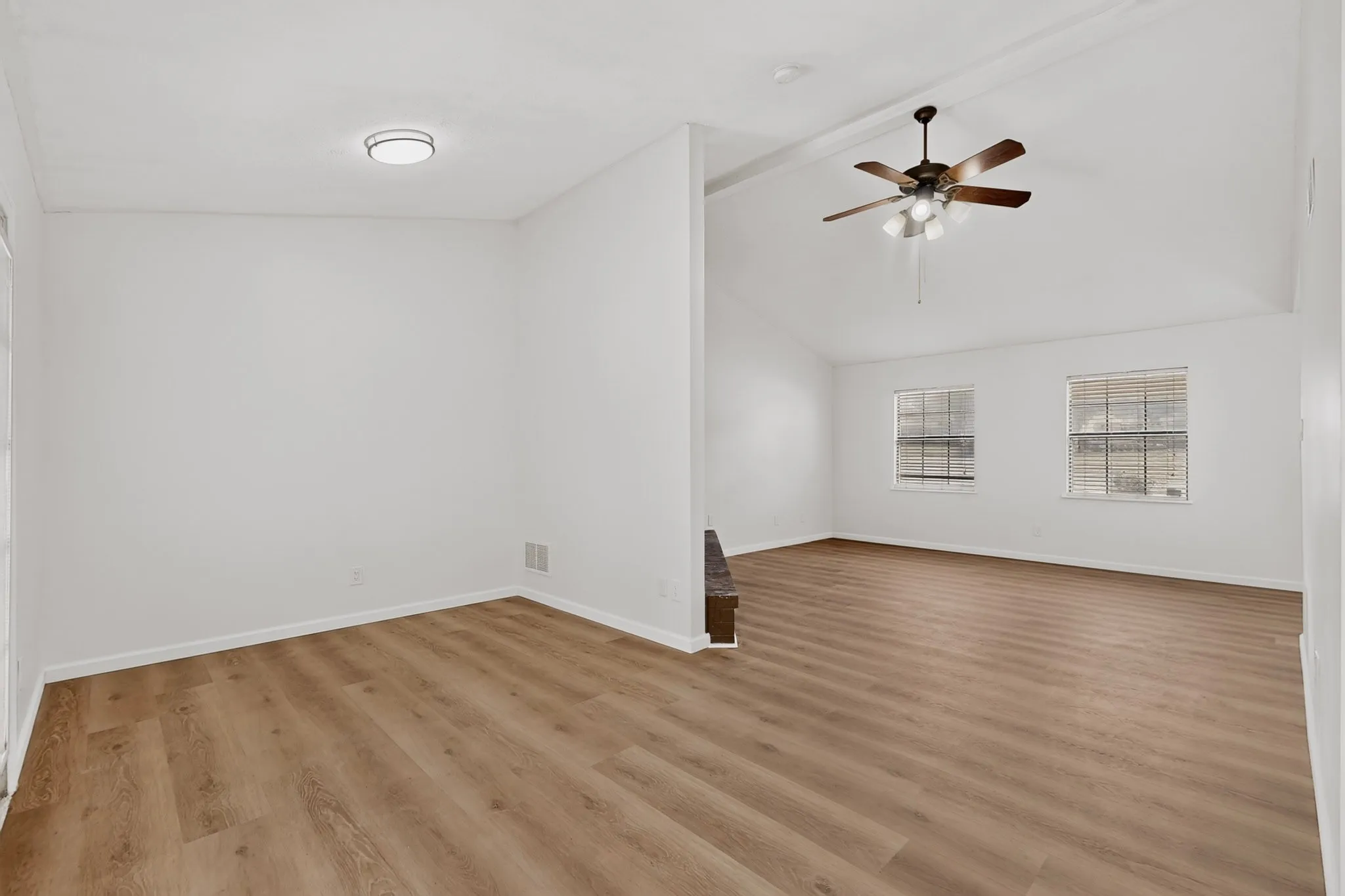 Single Family Residence For Rent in Collin County , 7904 Kodak Drive, Plano, Texas 75025, 3 Bedroom, 2 Bathroom, 2 Garage spaces, 1,514 Sqft, built in 1982, mls#21381074, Real Estate Agent in Plano, Homes For Rent in Collin county, Homes For Rent in Plano, Realtor in Plano Texas, Real Estate Brokerage Independent Realty Texas, Luminita Cordes Realtor