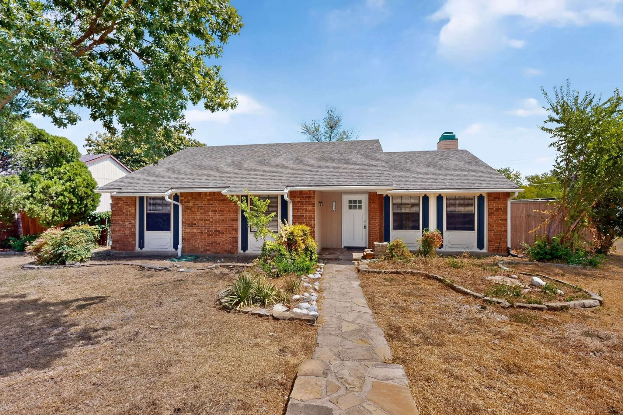 Single Family Residence For Rent in Collin County , 7904 Kodak Drive, Plano, Texas 75025, 3 Bedroom, 2 Bathroom, 2 Garage spaces, 1,514 Sqft, built in 1982, mls#21381074, Real Estate Agent in Plano, Homes For Rent in Collin county, Homes For Rent in Plano, Realtor in Plano Texas, Real Estate Brokerage Independent Realty Texas, Luminita Cordes Realtor
