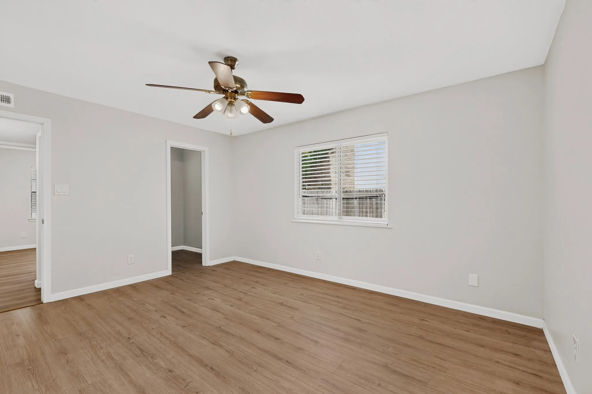 Single Family Residence For Rent in Collin County , 7904 Kodak Drive, Plano, Texas 75025, 3 Bedroom, 2 Bathroom, 2 Garage spaces, 1,514 Sqft, built in 1982, mls#21381074, Real Estate Agent in Plano, Homes For Rent in Collin county, Homes For Rent in Plano, Realtor in Plano Texas, Real Estate Brokerage Independent Realty Texas, Luminita Cordes Realtor