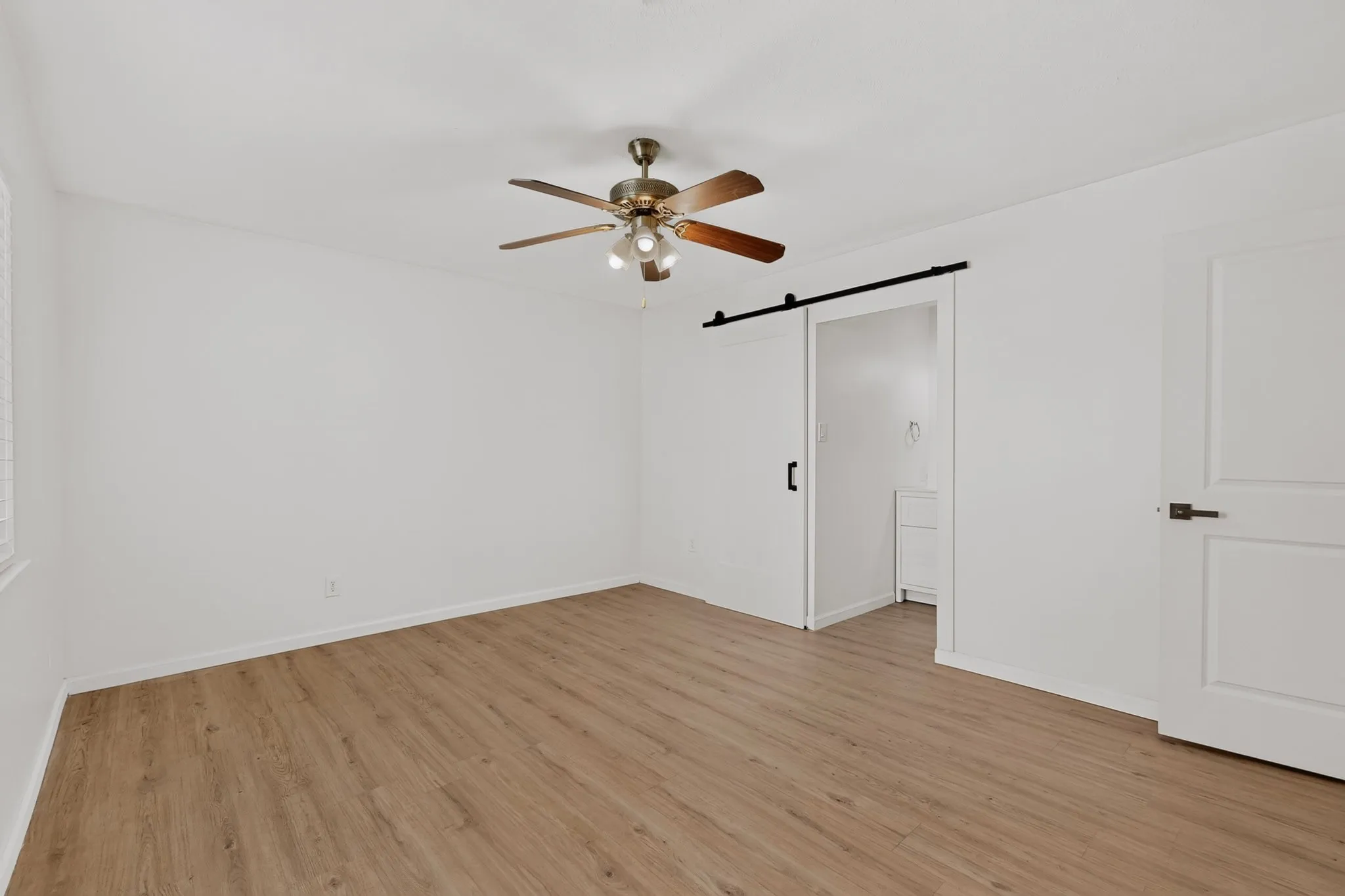 Single Family Residence For Rent in Collin County , 7904 Kodak Drive, Plano, Texas 75025, 3 Bedroom, 2 Bathroom, 2 Garage spaces, 1,514 Sqft, built in 1982, mls#21381074, Real Estate Agent in Plano, Homes For Rent in Collin county, Homes For Rent in Plano, Realtor in Plano Texas, Real Estate Brokerage Independent Realty Texas, Luminita Cordes Realtor