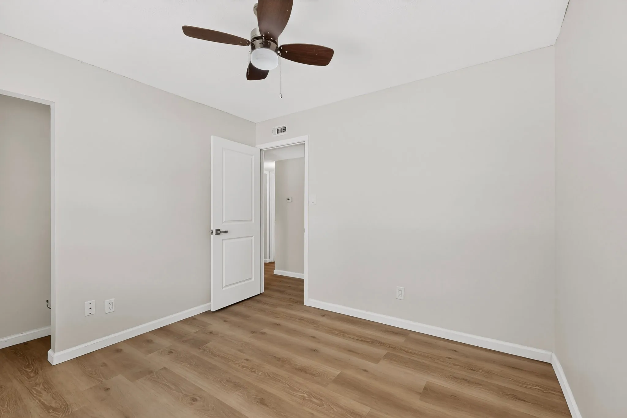 Single Family Residence For Rent in Collin County , 7904 Kodak Drive, Plano, Texas 75025, 3 Bedroom, 2 Bathroom, 2 Garage spaces, 1,514 Sqft, built in 1982, mls#21381074, Real Estate Agent in Plano, Homes For Rent in Collin county, Homes For Rent in Plano, Realtor in Plano Texas, Real Estate Brokerage Independent Realty Texas, Luminita Cordes Realtor