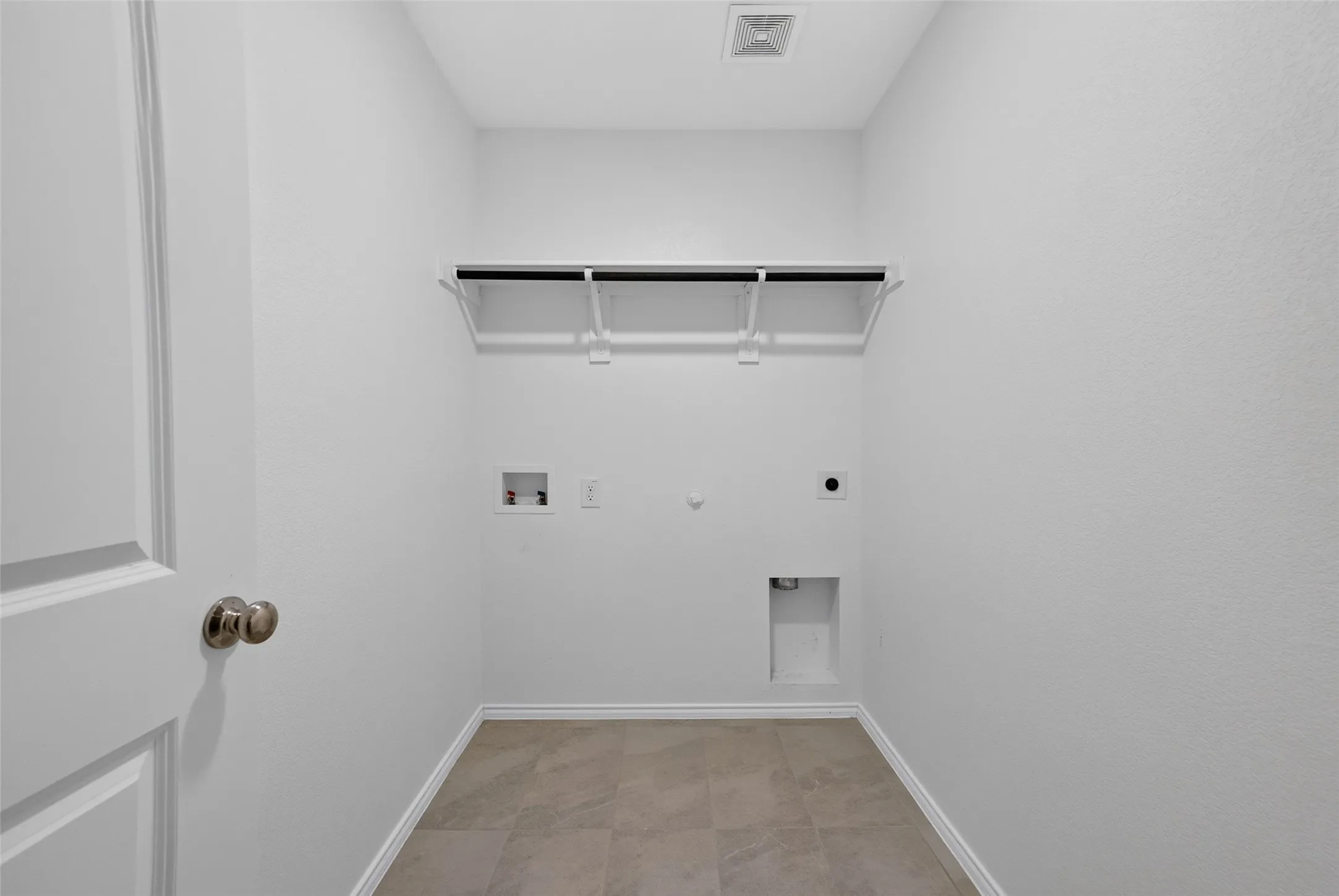 Single Family Residence For Sale in Tarrant County , 2728 Starwater Drive, Fort Worth, Texas 76179, 4 Bedroom, 2 Bathroom, 2 Garage spaces, 1,649 Sqft, built in 2022, mls#21382031, Real Estate Agent in Fort Worth, Homes For Sale in Tarrant county, Homes For Sale in Fort Worth, Realtor in Fort Worth Texas, Real Estate Brokerage Independent Realty Texas, Luminita Cordes Realtor