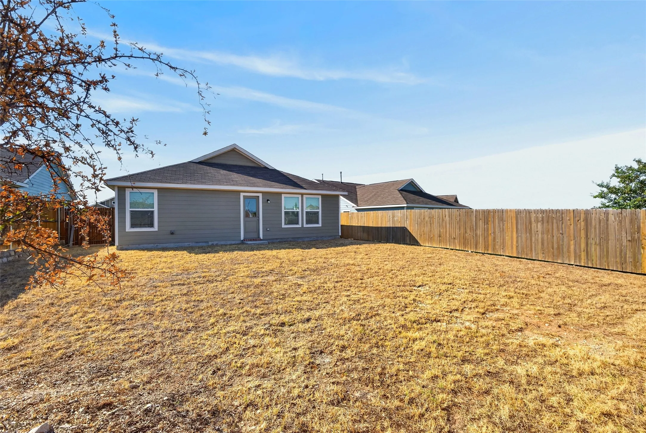 Single Family Residence For Sale in Tarrant County , 2728 Starwater Drive, Fort Worth, Texas 76179, 4 Bedroom, 2 Bathroom, 2 Garage spaces, 1,649 Sqft, built in 2022, mls#21382031, Real Estate Agent in Fort Worth, Homes For Sale in Tarrant county, Homes For Sale in Fort Worth, Realtor in Fort Worth Texas, Real Estate Brokerage Independent Realty Texas, Luminita Cordes Realtor
