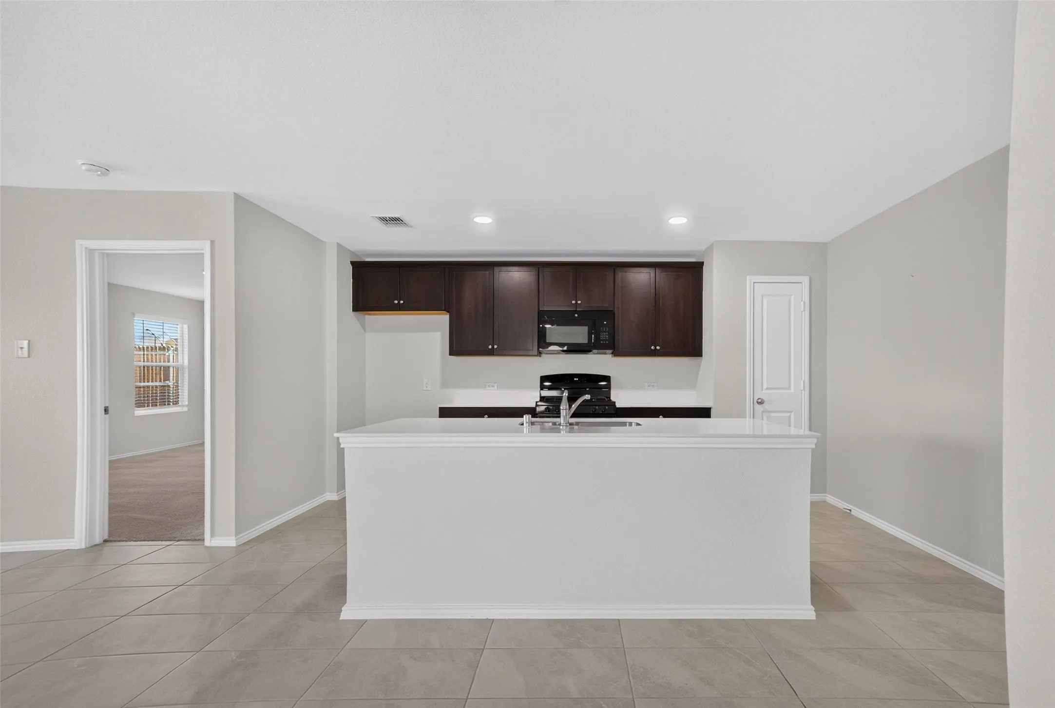 Single Family Residence For Sale in Tarrant County , 2728 Starwater Drive, Fort Worth, Texas 76179, 4 Bedroom, 2 Bathroom, 2 Garage spaces, 1,649 Sqft, built in 2022, mls#21382031, Real Estate Agent in Fort Worth, Homes For Sale in Tarrant county, Homes For Sale in Fort Worth, Realtor in Fort Worth Texas, Real Estate Brokerage Independent Realty Texas, Luminita Cordes Realtor