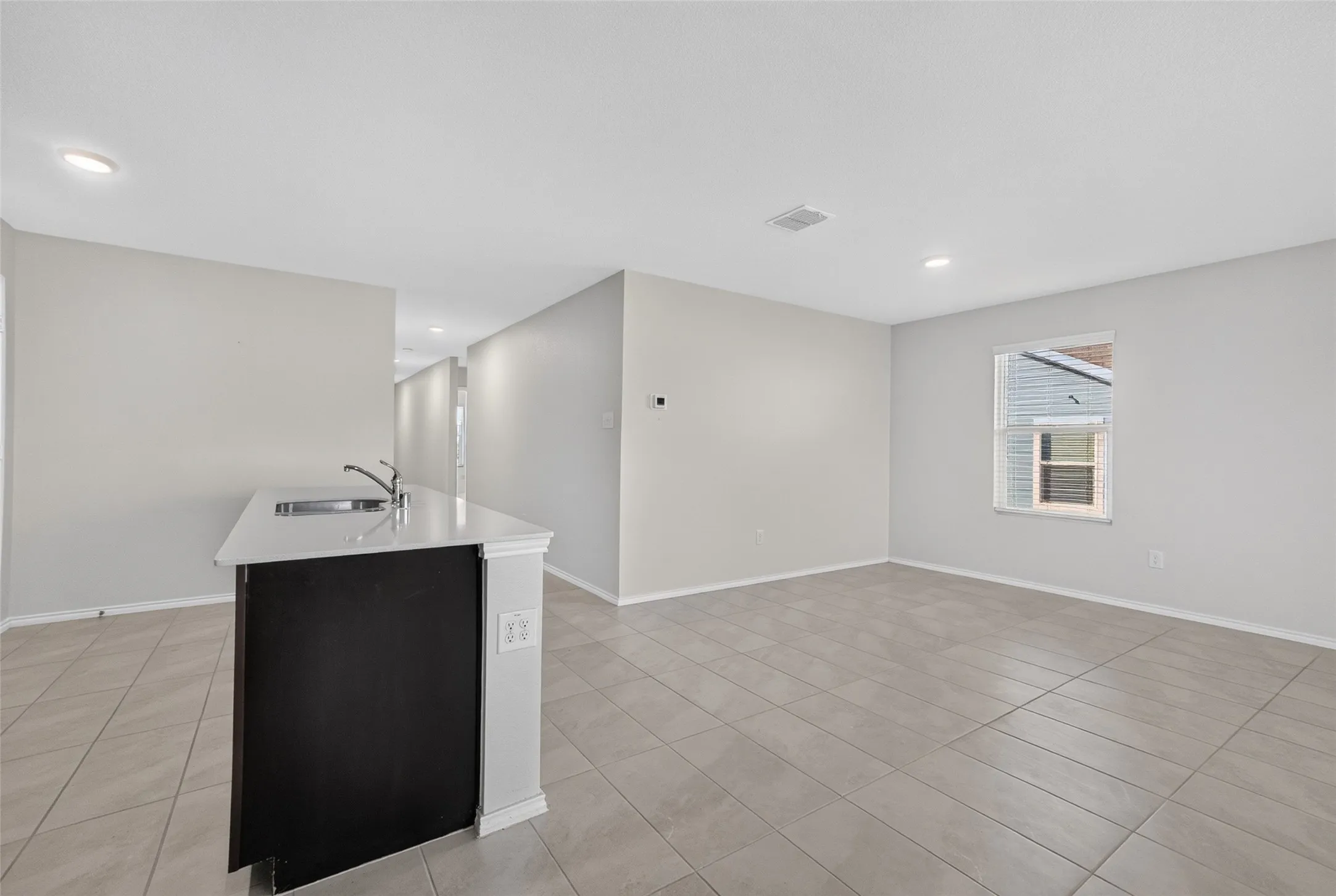 Single Family Residence For Sale in Tarrant County , 2728 Starwater Drive, Fort Worth, Texas 76179, 4 Bedroom, 2 Bathroom, 2 Garage spaces, 1,649 Sqft, built in 2022, mls#21382031, Real Estate Agent in Fort Worth, Homes For Sale in Tarrant county, Homes For Sale in Fort Worth, Realtor in Fort Worth Texas, Real Estate Brokerage Independent Realty Texas, Luminita Cordes Realtor