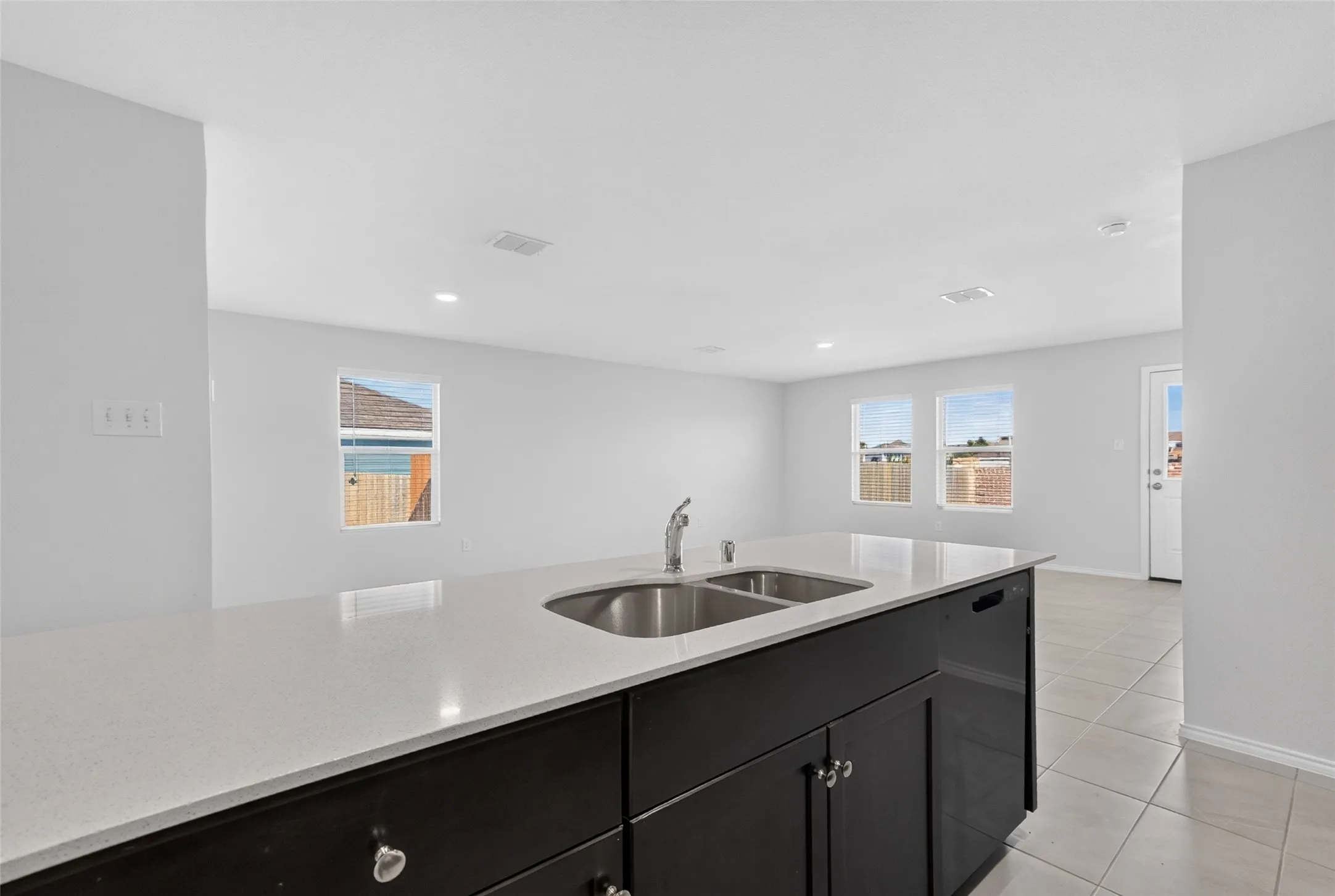 Single Family Residence For Sale in Tarrant County , 2728 Starwater Drive, Fort Worth, Texas 76179, 4 Bedroom, 2 Bathroom, 2 Garage spaces, 1,649 Sqft, built in 2022, mls#21382031, Real Estate Agent in Fort Worth, Homes For Sale in Tarrant county, Homes For Sale in Fort Worth, Realtor in Fort Worth Texas, Real Estate Brokerage Independent Realty Texas, Luminita Cordes Realtor