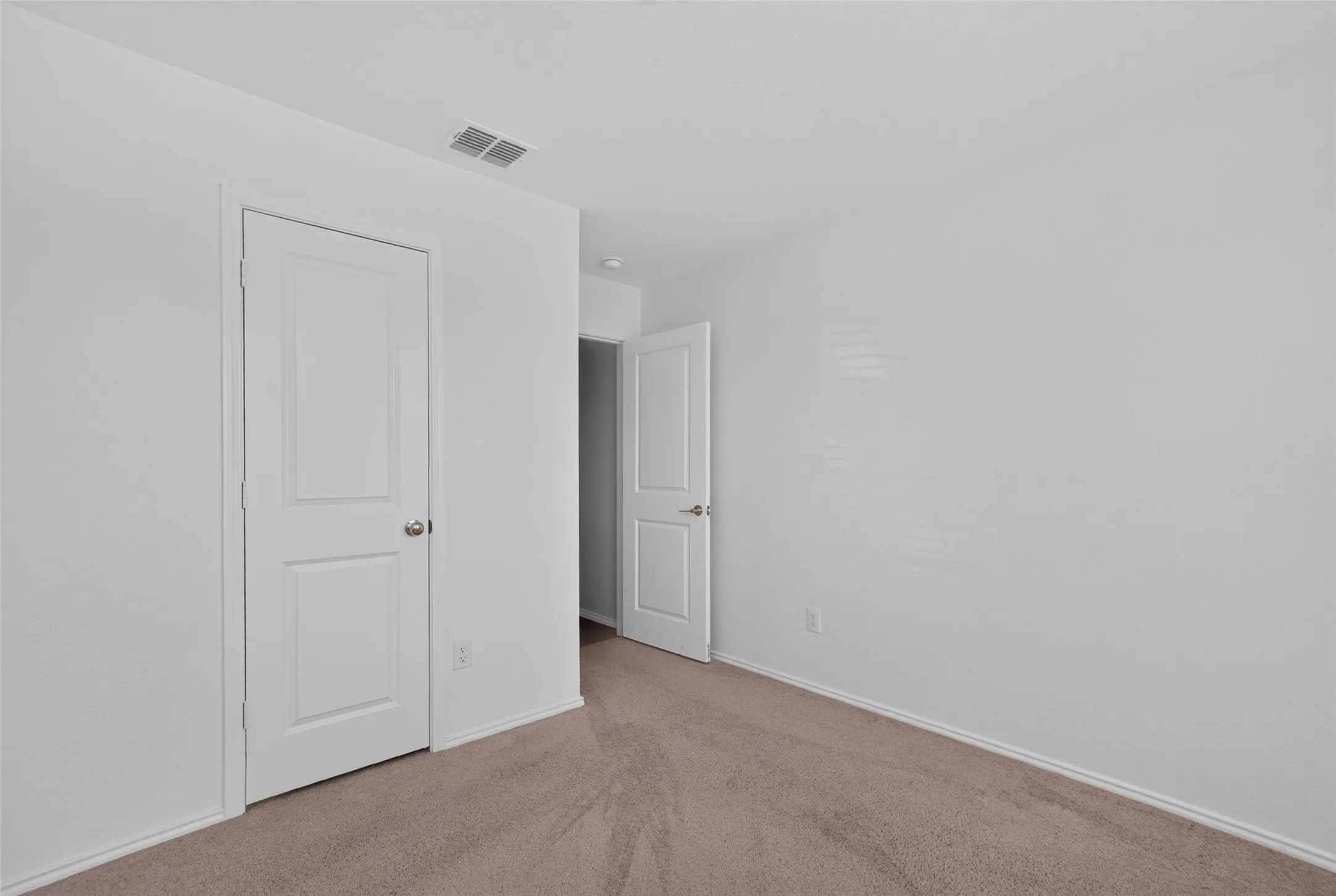 Single Family Residence For Sale in Tarrant County , 2728 Starwater Drive, Fort Worth, Texas 76179, 4 Bedroom, 2 Bathroom, 2 Garage spaces, 1,649 Sqft, built in 2022, mls#21382031, Real Estate Agent in Fort Worth, Homes For Sale in Tarrant county, Homes For Sale in Fort Worth, Realtor in Fort Worth Texas, Real Estate Brokerage Independent Realty Texas, Luminita Cordes Realtor
