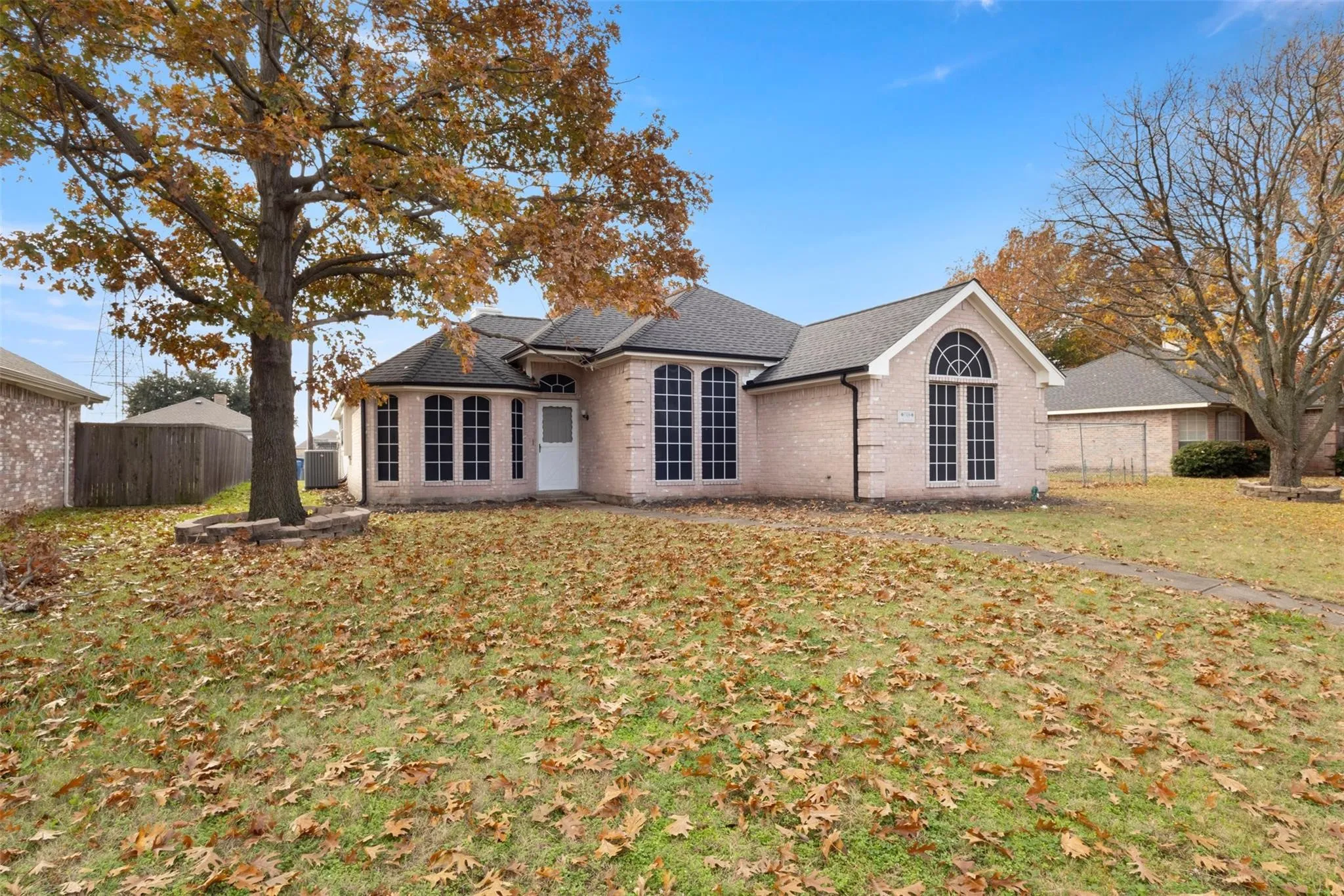 Single Family Residence For Rent in Collin County , 1308 London Drive, Wylie, Texas 75098, 3 Bedroom, 2 Bathroom, 2 Garage spaces, 1,331 Sqft, built in 1995, mls#21381424, Real Estate Agent in Wylie, Homes For Rent in Collin county, Homes For Rent in Wylie, Realtor in Wylie Texas, Real Estate Brokerage Independent Realty Texas, Luminita Cordes Realtor