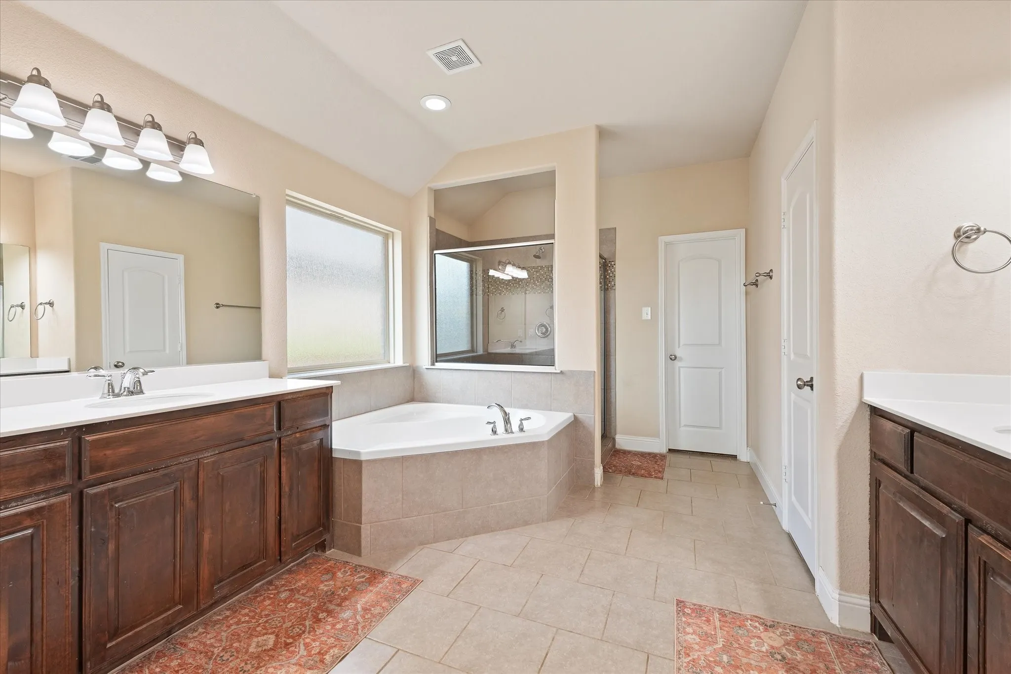 Single Family Residence For Sale in Denton County , 3501 Meadowtrail Lane, Denton, Texas 76207, 3 Bedroom, 3 Bathroom, 2 Garage spaces, 2,224 Sqft, built in 2017, mls#21381541, Real Estate Agent in Denton, Homes For Sale in Denton county, Homes For Sale in Denton, Realtor in Denton Texas, Real Estate Brokerage Independent Realty Texas, Luminita Cordes Realtor