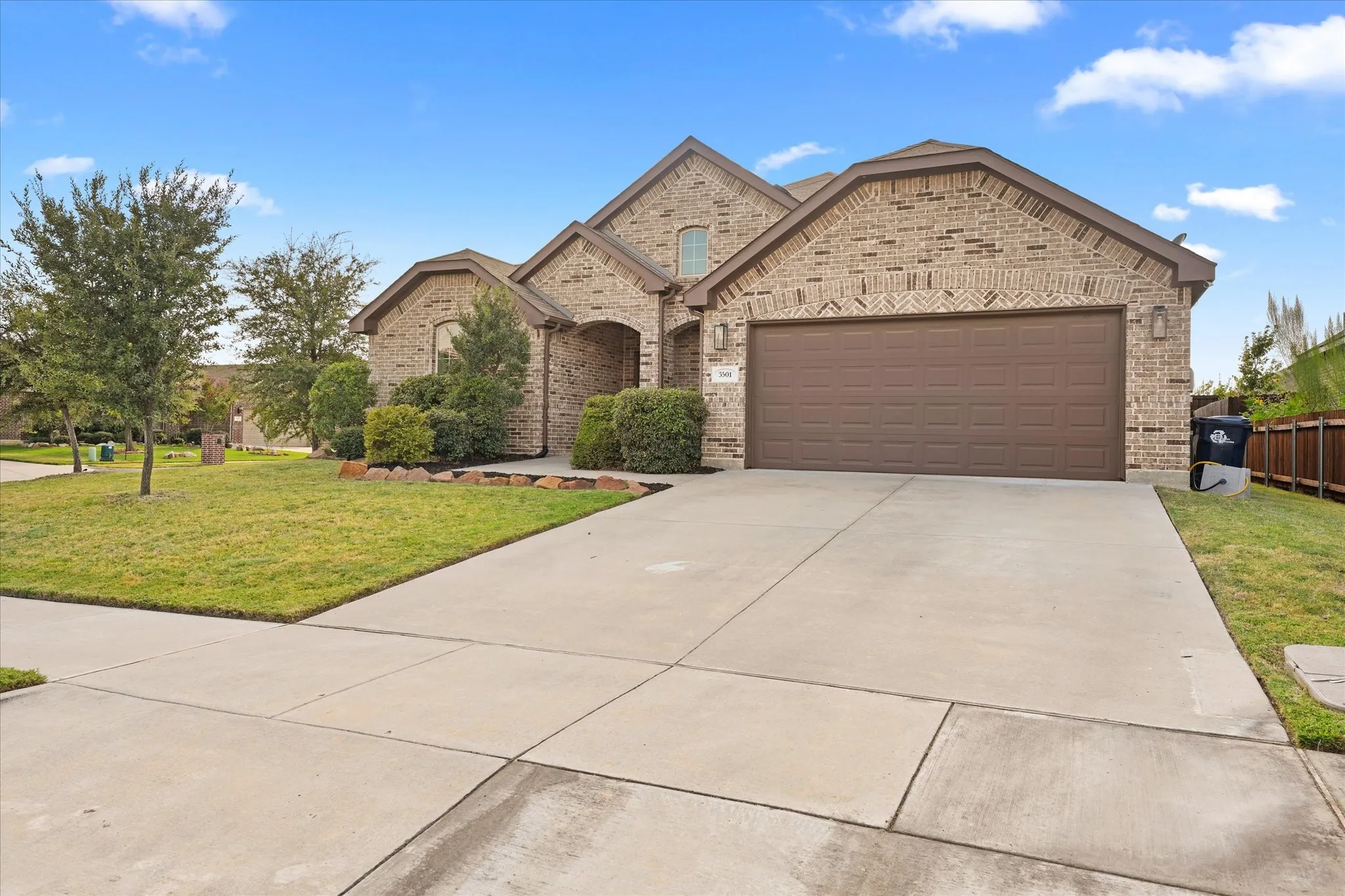 Single Family Residence For Sale in Denton County , 3501 Meadowtrail Lane, Denton, Texas 76207, 3 Bedroom, 3 Bathroom, 2 Garage spaces, 2,224 Sqft, built in 2017, mls#21381541, Real Estate Agent in Denton, Homes For Sale in Denton county, Homes For Sale in Denton, Realtor in Denton Texas, Real Estate Brokerage Independent Realty Texas, Luminita Cordes Realtor