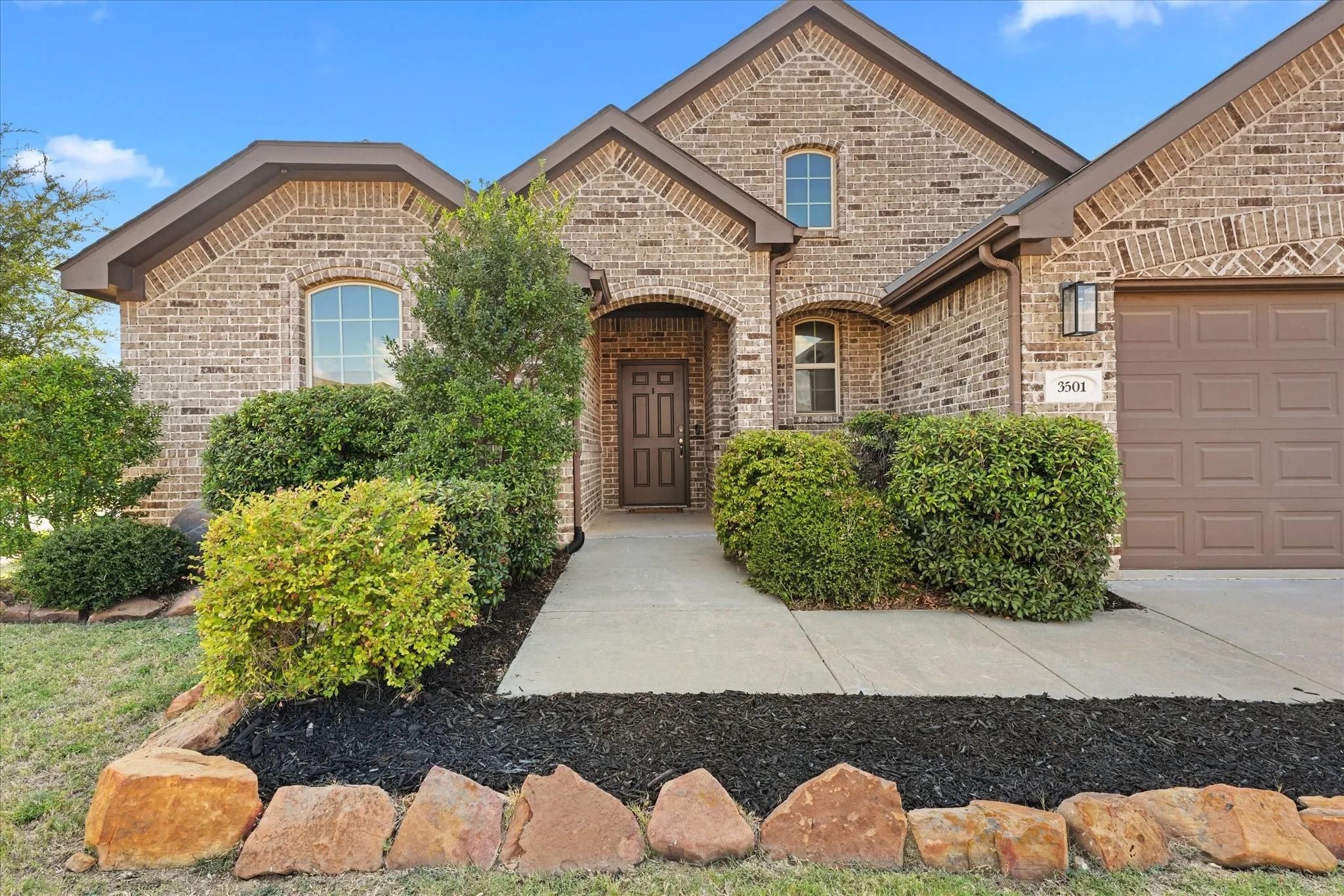 Single Family Residence For Sale in Denton County , 3501 Meadowtrail Lane, Denton, Texas 76207, 3 Bedroom, 3 Bathroom, 2 Garage spaces, 2,224 Sqft, built in 2017, mls#21381541, Real Estate Agent in Denton, Homes For Sale in Denton county, Homes For Sale in Denton, Realtor in Denton Texas, Real Estate Brokerage Independent Realty Texas, Luminita Cordes Realtor