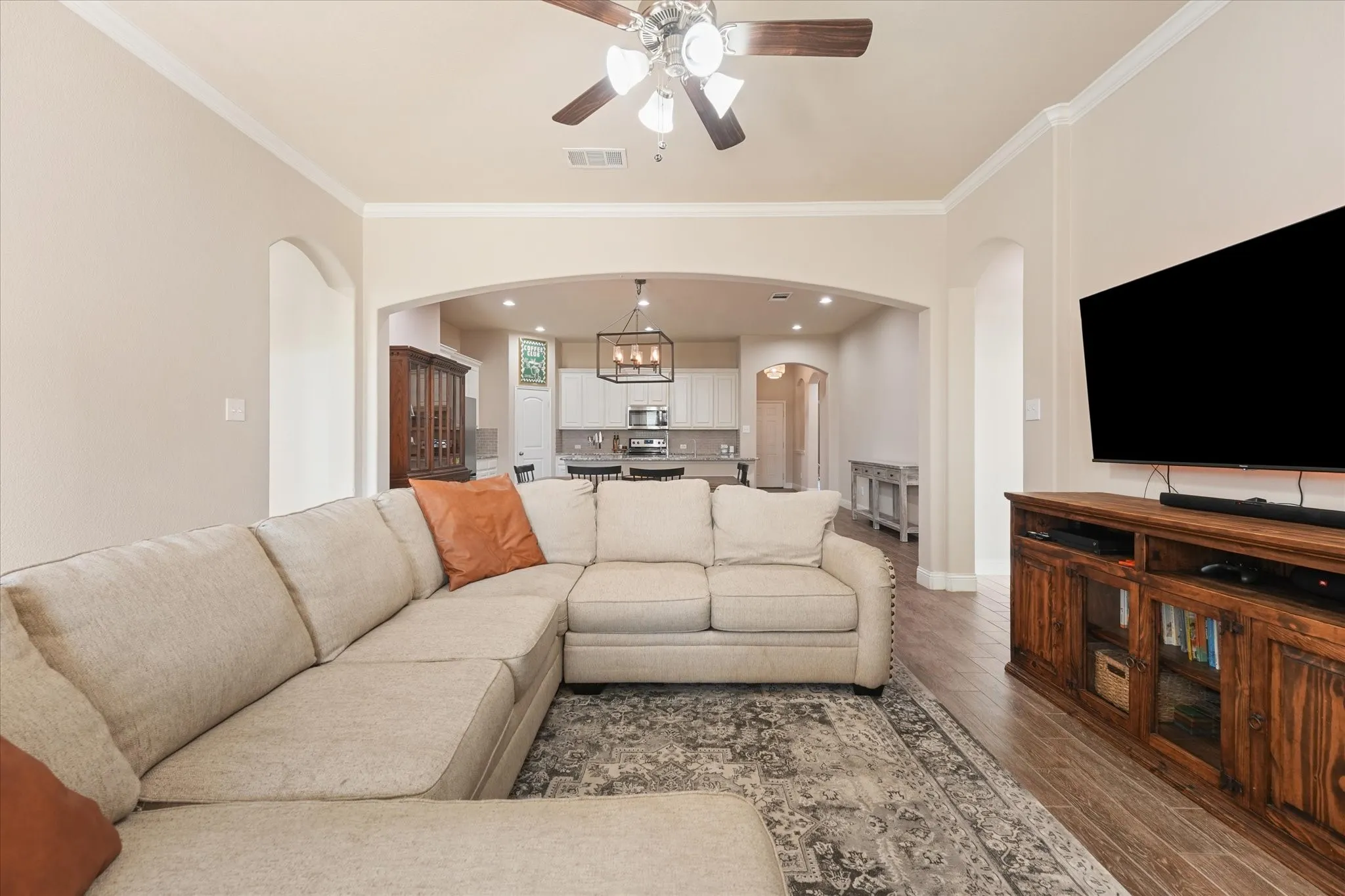 Single Family Residence For Sale in Denton County , 3501 Meadowtrail Lane, Denton, Texas 76207, 3 Bedroom, 3 Bathroom, 2 Garage spaces, 2,224 Sqft, built in 2017, mls#21381541, Real Estate Agent in Denton, Homes For Sale in Denton county, Homes For Sale in Denton, Realtor in Denton Texas, Real Estate Brokerage Independent Realty Texas, Luminita Cordes Realtor