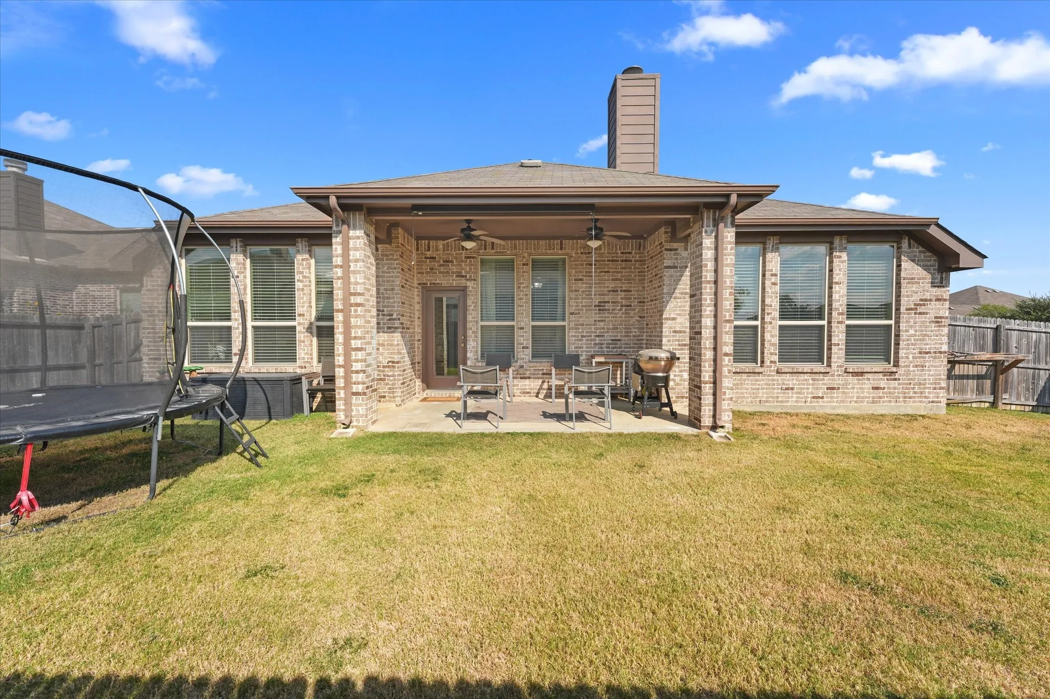 Single Family Residence For Sale in Denton County , 3501 Meadowtrail Lane, Denton, Texas 76207, 3 Bedroom, 3 Bathroom, 2 Garage spaces, 2,224 Sqft, built in 2017, mls#21381541, Real Estate Agent in Denton, Homes For Sale in Denton county, Homes For Sale in Denton, Realtor in Denton Texas, Real Estate Brokerage Independent Realty Texas, Luminita Cordes Realtor