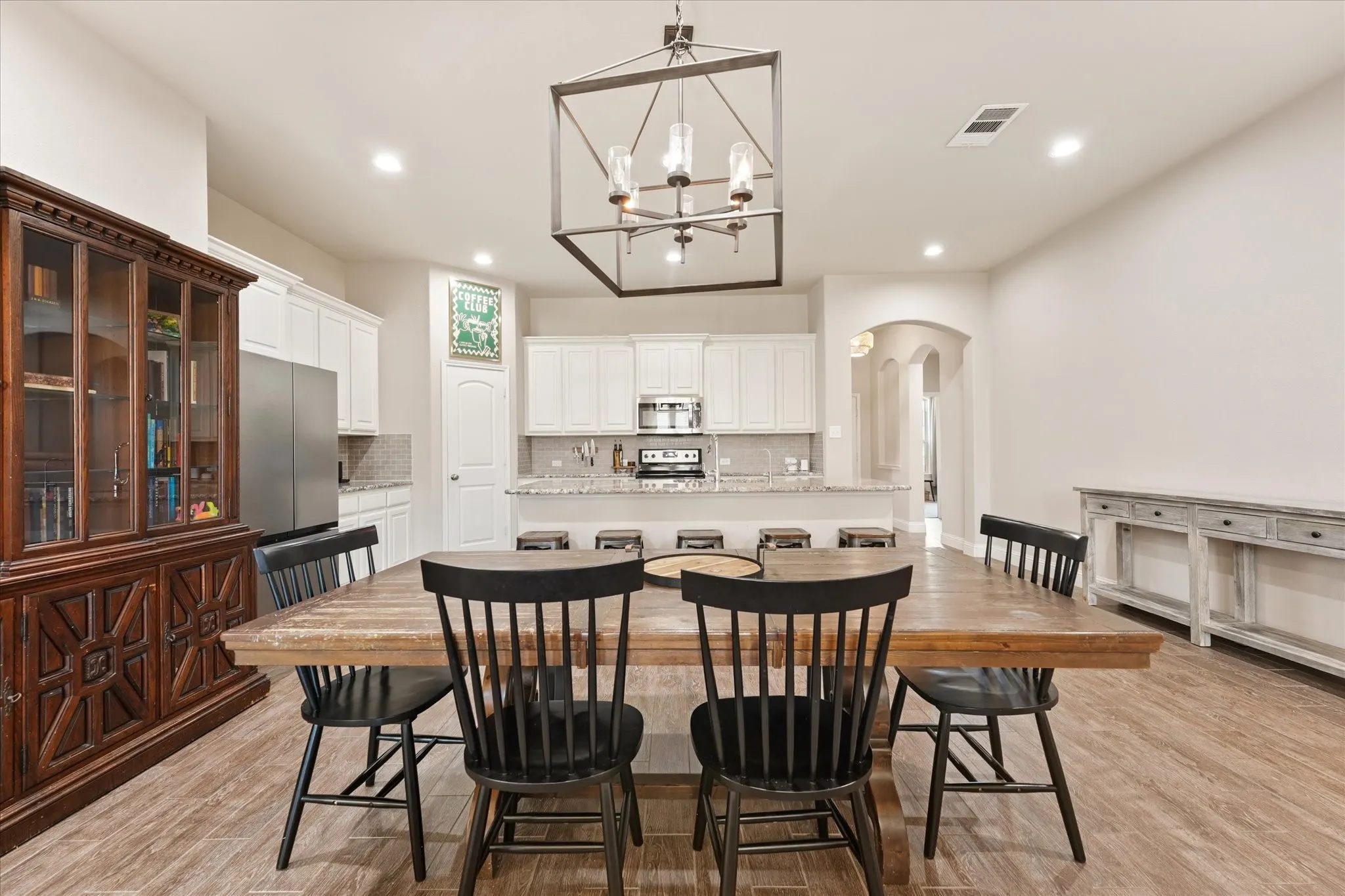 Single Family Residence For Sale in Denton County , 3501 Meadowtrail Lane, Denton, Texas 76207, 3 Bedroom, 3 Bathroom, 2 Garage spaces, 2,224 Sqft, built in 2017, mls#21381541, Real Estate Agent in Denton, Homes For Sale in Denton county, Homes For Sale in Denton, Realtor in Denton Texas, Real Estate Brokerage Independent Realty Texas, Luminita Cordes Realtor
