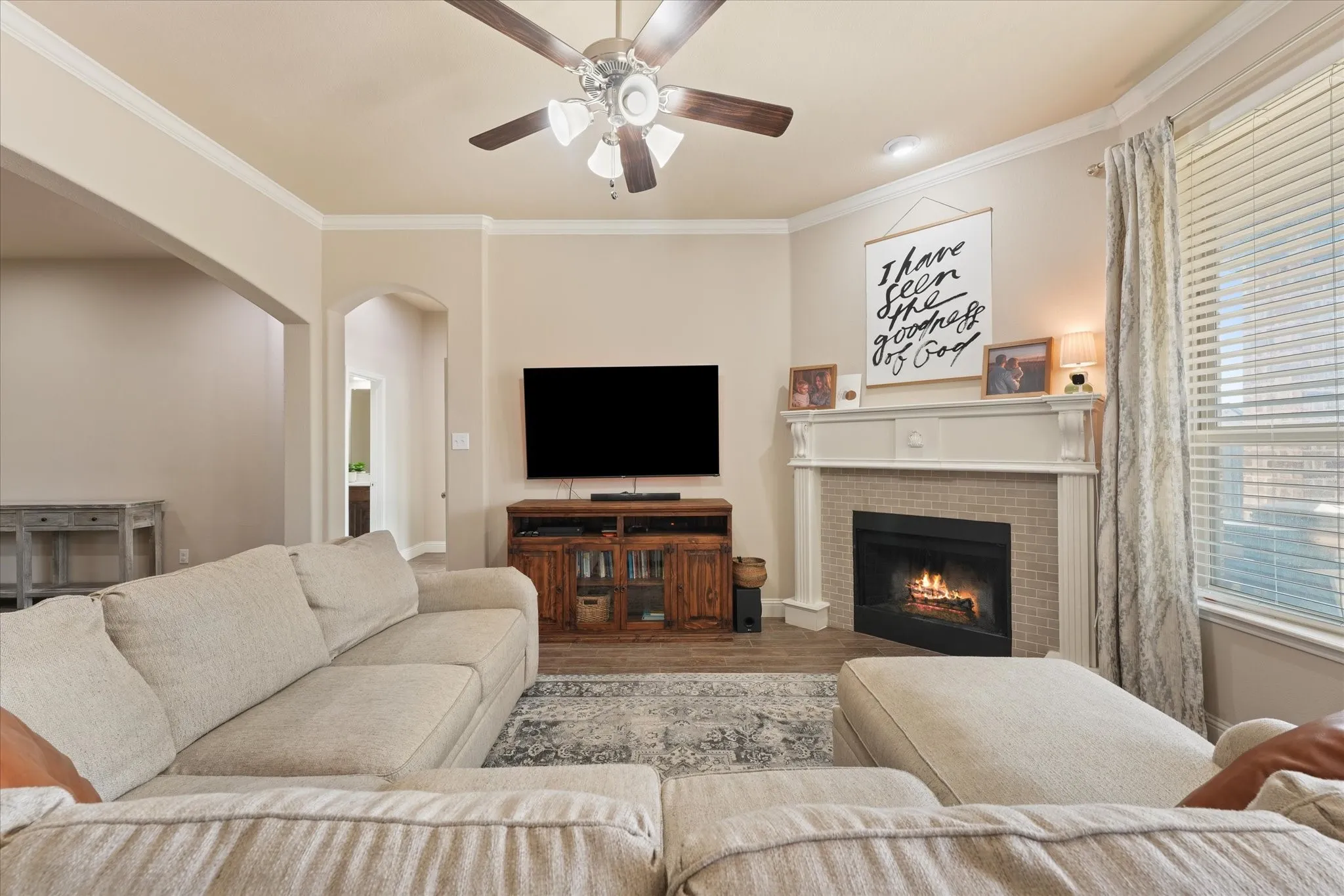 Single Family Residence For Sale in Denton County , 3501 Meadowtrail Lane, Denton, Texas 76207, 3 Bedroom, 3 Bathroom, 2 Garage spaces, 2,224 Sqft, built in 2017, mls#21381541, Real Estate Agent in Denton, Homes For Sale in Denton county, Homes For Sale in Denton, Realtor in Denton Texas, Real Estate Brokerage Independent Realty Texas, Luminita Cordes Realtor