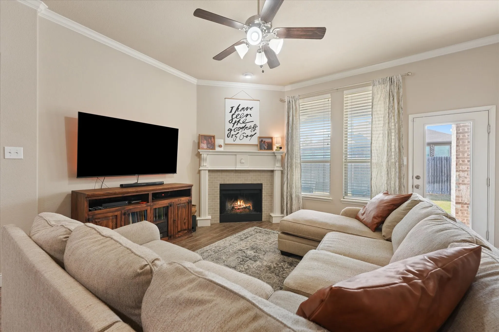 Single Family Residence For Sale in Denton County , 3501 Meadowtrail Lane, Denton, Texas 76207, 3 Bedroom, 3 Bathroom, 2 Garage spaces, 2,224 Sqft, built in 2017, mls#21381541, Real Estate Agent in Denton, Homes For Sale in Denton county, Homes For Sale in Denton, Realtor in Denton Texas, Real Estate Brokerage Independent Realty Texas, Luminita Cordes Realtor