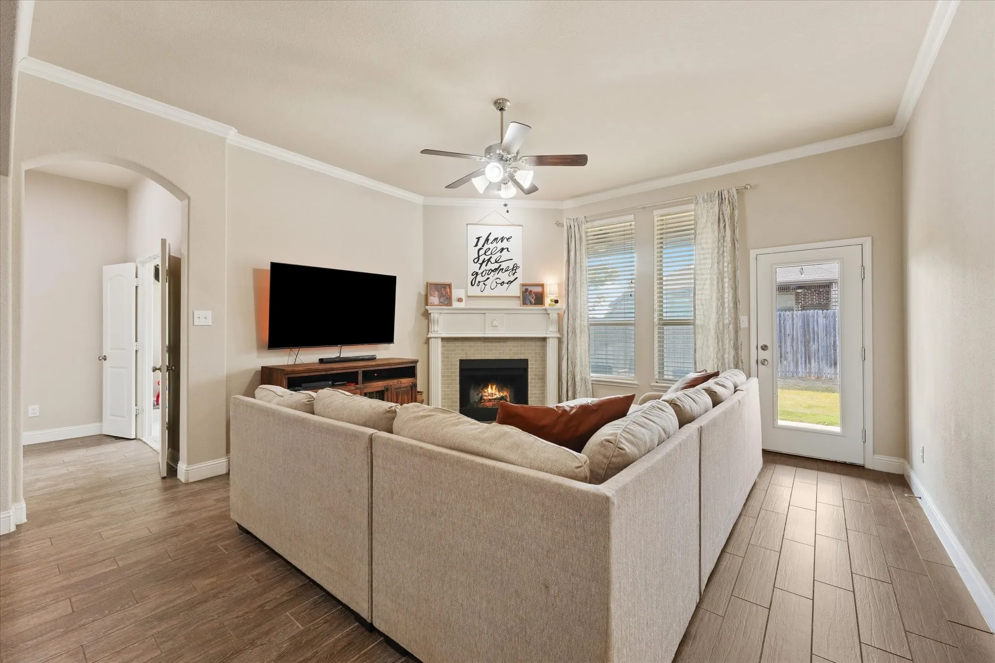 Single Family Residence For Sale in Denton County , 3501 Meadowtrail Lane, Denton, Texas 76207, 3 Bedroom, 3 Bathroom, 2 Garage spaces, 2,224 Sqft, built in 2017, mls#21381541, Real Estate Agent in Denton, Homes For Sale in Denton county, Homes For Sale in Denton, Realtor in Denton Texas, Real Estate Brokerage Independent Realty Texas, Luminita Cordes Realtor