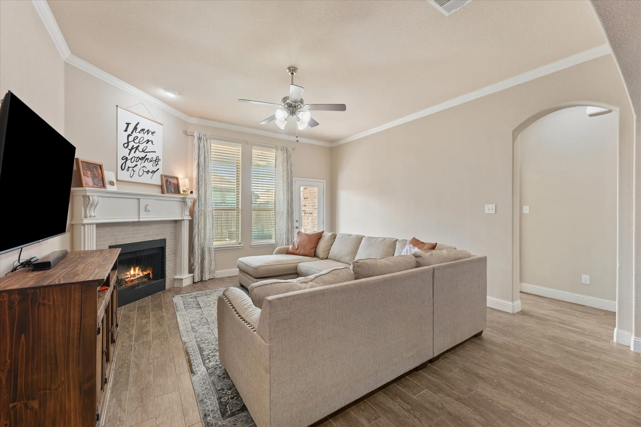 Single Family Residence For Sale in Denton County , 3501 Meadowtrail Lane, Denton, Texas 76207, 3 Bedroom, 3 Bathroom, 2 Garage spaces, 2,224 Sqft, built in 2017, mls#21381541, Real Estate Agent in Denton, Homes For Sale in Denton county, Homes For Sale in Denton, Realtor in Denton Texas, Real Estate Brokerage Independent Realty Texas, Luminita Cordes Realtor
