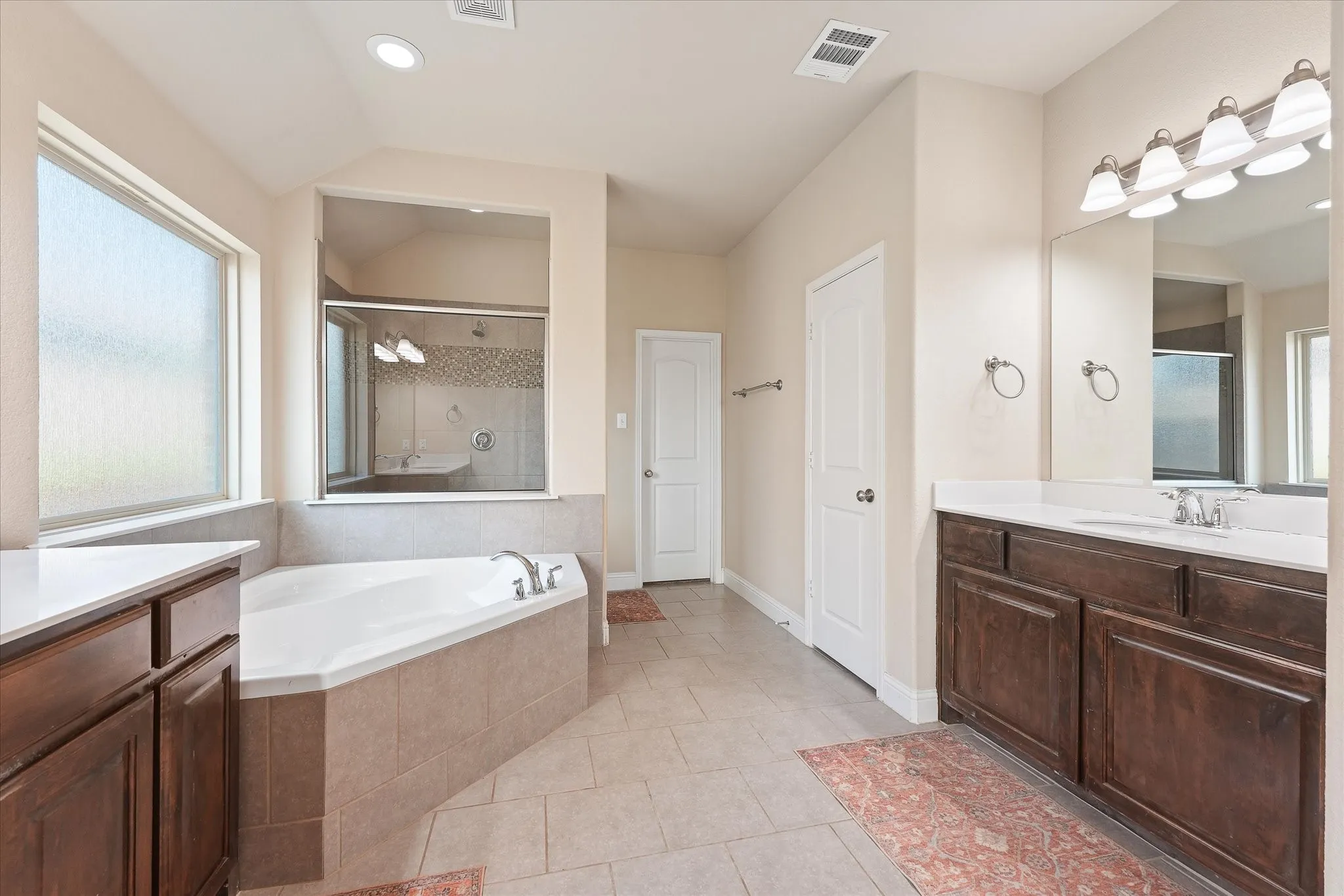 Single Family Residence For Sale in Denton County , 3501 Meadowtrail Lane, Denton, Texas 76207, 3 Bedroom, 3 Bathroom, 2 Garage spaces, 2,224 Sqft, built in 2017, mls#21381541, Real Estate Agent in Denton, Homes For Sale in Denton county, Homes For Sale in Denton, Realtor in Denton Texas, Real Estate Brokerage Independent Realty Texas, Luminita Cordes Realtor