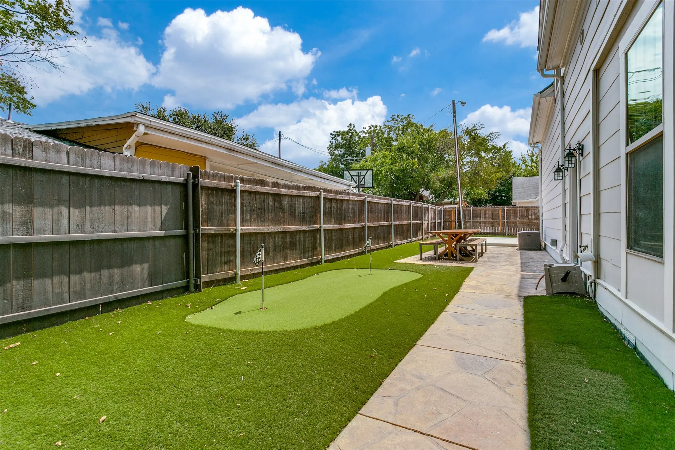 Single Family Residence For Sale in Tarrant County , 205 S Dooley Street, Grapevine, Texas 76051, 5 Bedroom, 4 Bathroom, 2 Garage spaces, 3,235 Sqft, built in 1925, mls#21368179, Real Estate Agent in Grapevine, Homes For Sale in Tarrant county, Homes For Sale in Grapevine, Realtor in Grapevine Texas, Real Estate Brokerage Independent Realty Texas, Luminita Cordes Realtor
