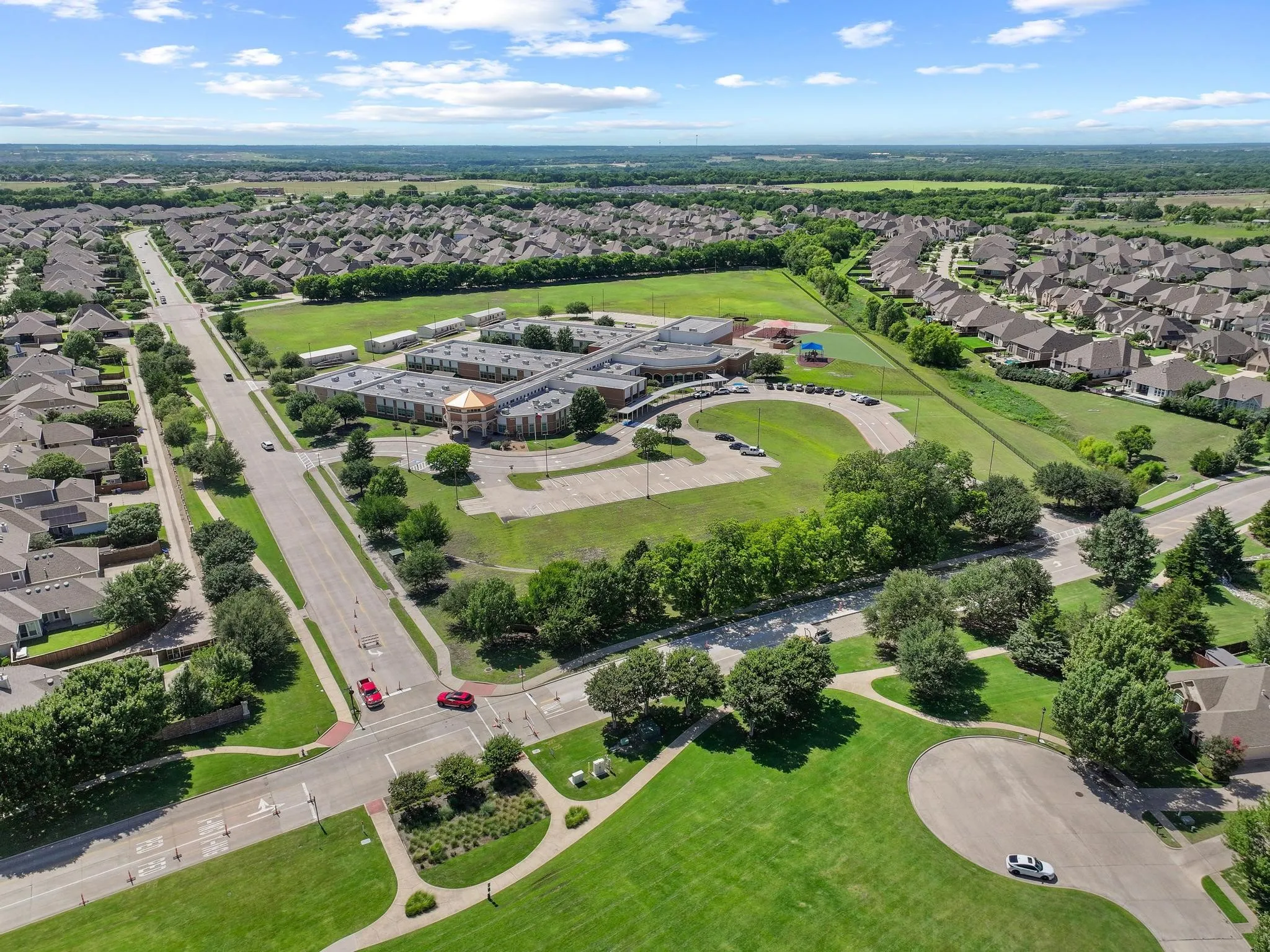 Single Family Residence For Sale in Collin County , 2816 Madison Drive, Melissa, Texas 75454, 4 Bedroom, 4 Bathroom, 2 Garage spaces, 3,627 Sqft, built in 2006, mls#21380549, Real Estate Agent in Melissa, Homes For Sale in Collin county, Homes For Sale in Melissa, Realtor in Melissa Texas, Real Estate Brokerage Independent Realty Texas, Luminita Cordes Realtor