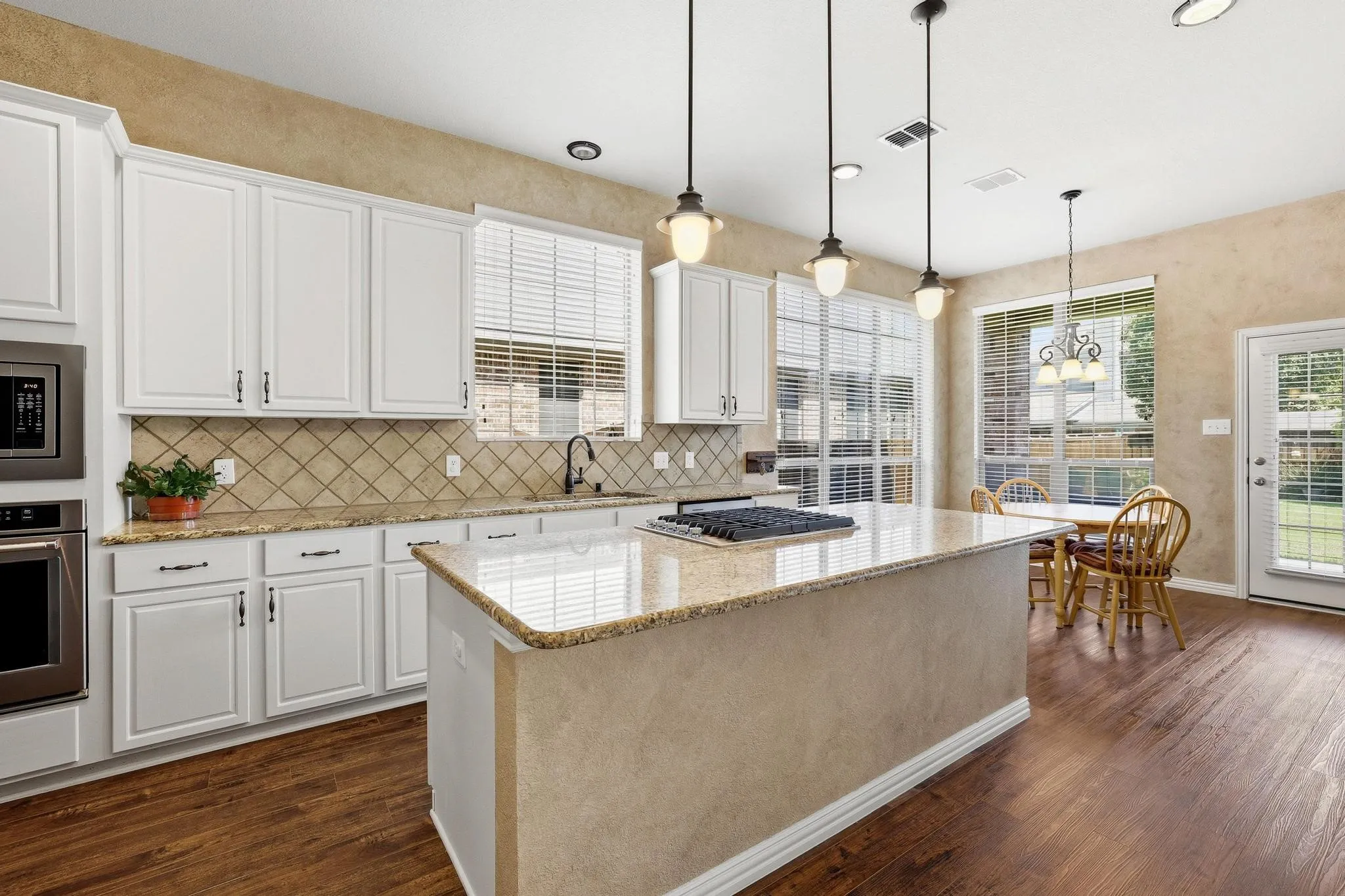 Single Family Residence For Sale in Collin County , 2816 Madison Drive, Melissa, Texas 75454, 4 Bedroom, 4 Bathroom, 2 Garage spaces, 3,627 Sqft, built in 2006, mls#21380549, Real Estate Agent in Melissa, Homes For Sale in Collin county, Homes For Sale in Melissa, Realtor in Melissa Texas, Real Estate Brokerage Independent Realty Texas, Luminita Cordes Realtor