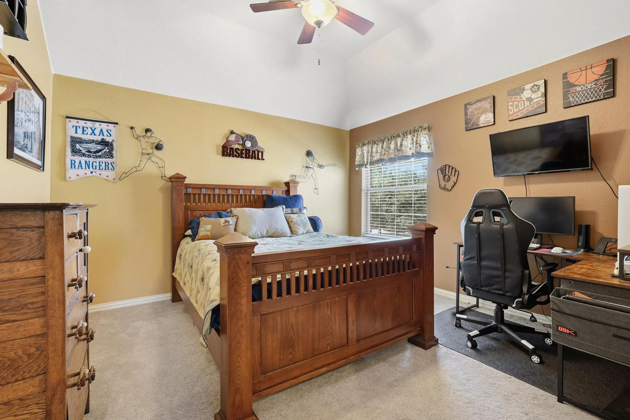 Single Family Residence For Sale in Collin County , 2816 Madison Drive, Melissa, Texas 75454, 4 Bedroom, 4 Bathroom, 2 Garage spaces, 3,627 Sqft, built in 2006, mls#21380549, Real Estate Agent in Melissa, Homes For Sale in Collin county, Homes For Sale in Melissa, Realtor in Melissa Texas, Real Estate Brokerage Independent Realty Texas, Luminita Cordes Realtor