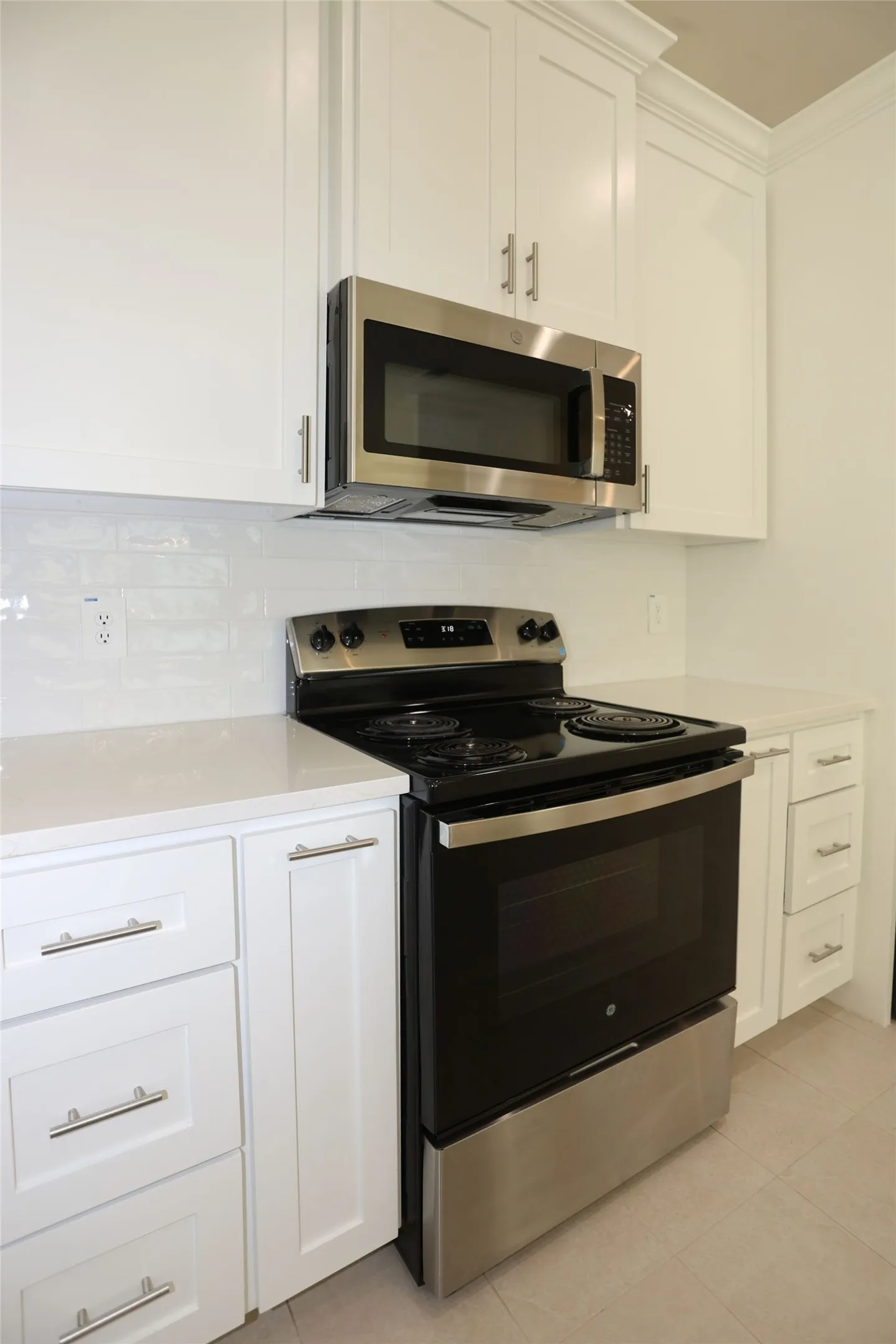 Single Family Residence For Rent in Tarrant County , 917 E Tucker Street, Fort Worth, Texas 76104, 3 Bedroom, 2 Bathroom, Garage spaces, 1,735 Sqft, built in 2024, mls#21381997, Real Estate Agent in Fort Worth, Homes For Rent in Tarrant county, Homes For Rent in Fort Worth, Realtor in Fort Worth Texas, Real Estate Brokerage Independent Realty Texas, Luminita Cordes Realtor