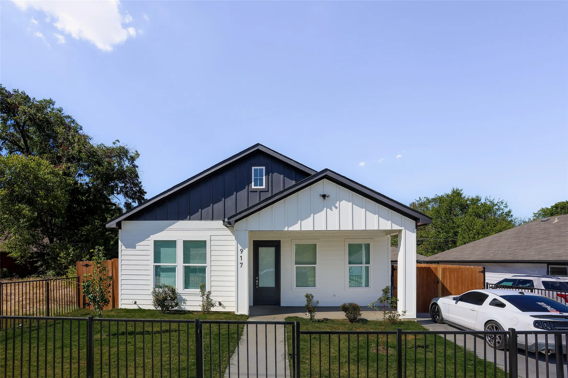 Single Family Residence For Rent in Tarrant County , 917 E Tucker Street, Fort Worth, Texas 76104, 3 Bedroom, 2 Bathroom, Garage spaces, 1,735 Sqft, built in 2024, mls#21381997, Real Estate Agent in Fort Worth, Homes For Rent in Tarrant county, Homes For Rent in Fort Worth, Realtor in Fort Worth Texas, Real Estate Brokerage Independent Realty Texas, Luminita Cordes Realtor