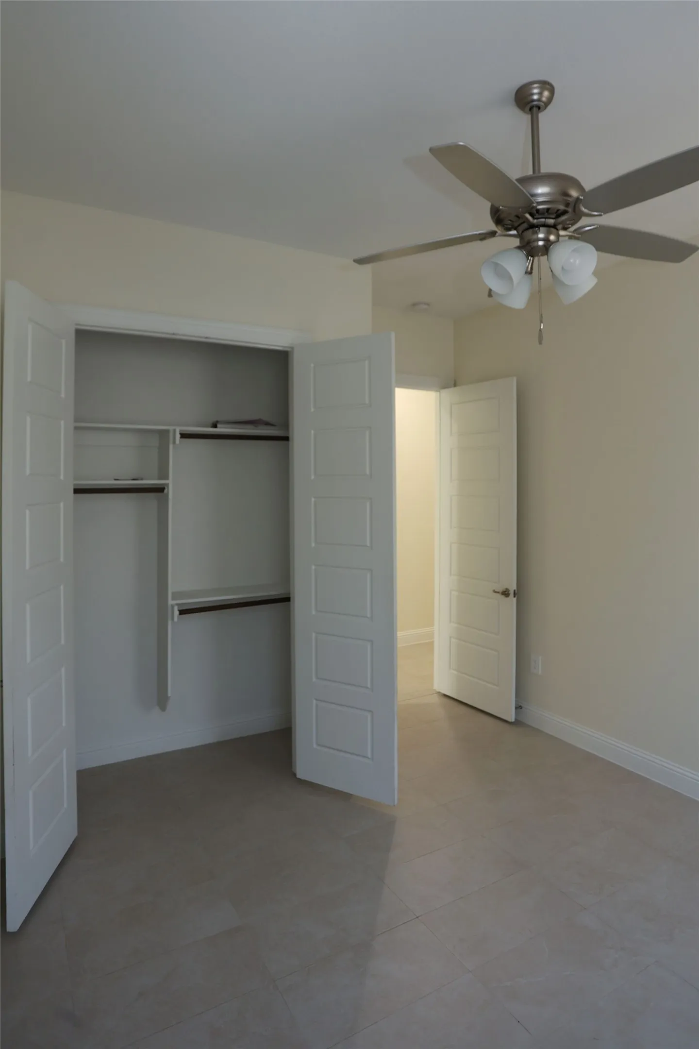 Single Family Residence For Rent in Tarrant County , 917 E Tucker Street, Fort Worth, Texas 76104, 3 Bedroom, 2 Bathroom, Garage spaces, 1,735 Sqft, built in 2024, mls#21381997, Real Estate Agent in Fort Worth, Homes For Rent in Tarrant county, Homes For Rent in Fort Worth, Realtor in Fort Worth Texas, Real Estate Brokerage Independent Realty Texas, Luminita Cordes Realtor