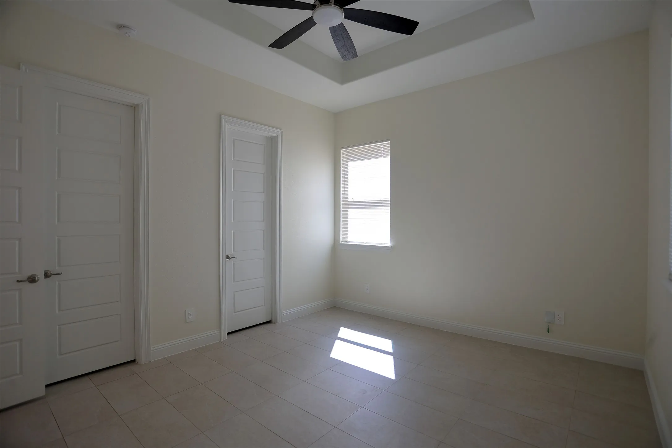 Single Family Residence For Rent in Tarrant County , 917 E Tucker Street, Fort Worth, Texas 76104, 3 Bedroom, 2 Bathroom, Garage spaces, 1,735 Sqft, built in 2024, mls#21381997, Real Estate Agent in Fort Worth, Homes For Rent in Tarrant county, Homes For Rent in Fort Worth, Realtor in Fort Worth Texas, Real Estate Brokerage Independent Realty Texas, Luminita Cordes Realtor