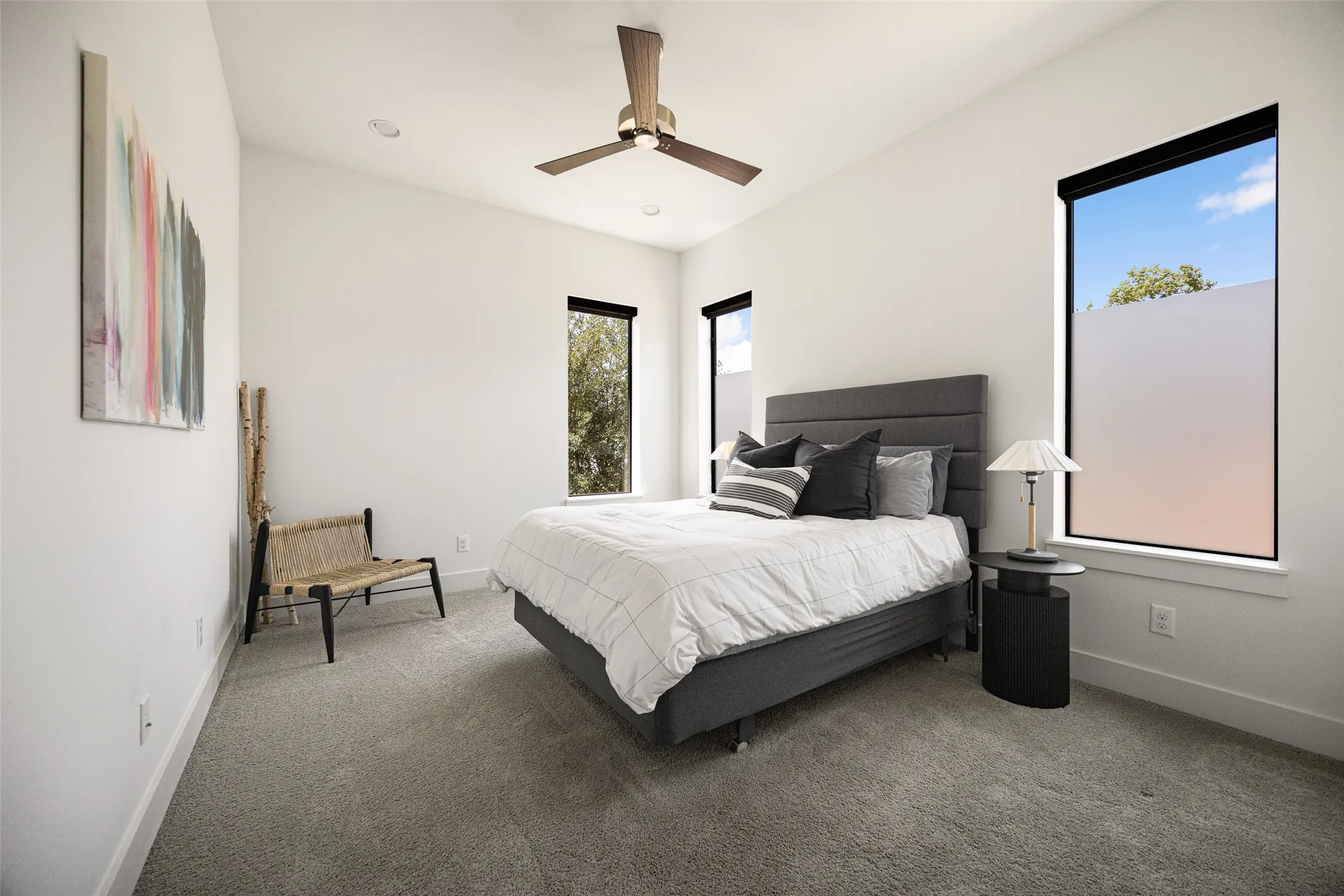 Single Family Residence For Sale in Dallas County , 424 Cameron Avenue, Dallas, Texas 75223, 4 Bedroom, 3 Bathroom, 2 Garage spaces, 2,550 Sqft, built in 2017, mls#21381746, Real Estate Agent in Dallas, Homes For Sale in Dallas county, Homes For Sale in Dallas, Realtor in Dallas Texas, Real Estate Brokerage Independent Realty Texas, Luminita Cordes Realtor