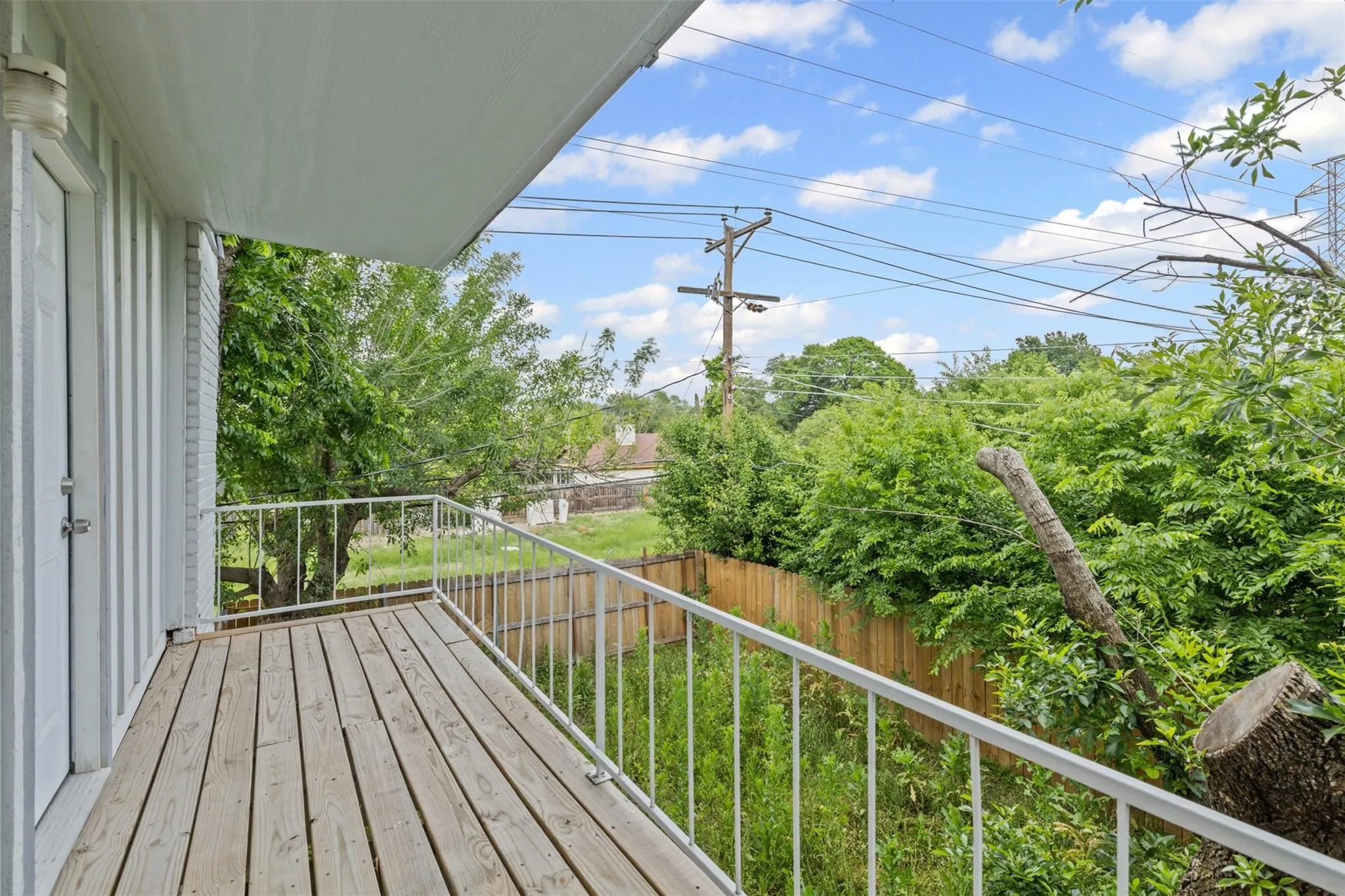 Single Family Residence For Sale in Tarrant County , 6315-6317 Walraven Circle, Fort Worth, Texas 76133, 5 Bedroom, 6 Bathroom, 4 Garage spaces, 3,151 Sqft, built in 1968, mls#21382047, Real Estate Agent in Fort Worth, Homes For Sale in Tarrant county, Homes For Sale in Fort Worth, Realtor in Fort Worth Texas, Real Estate Brokerage Independent Realty Texas, Luminita Cordes Realtor