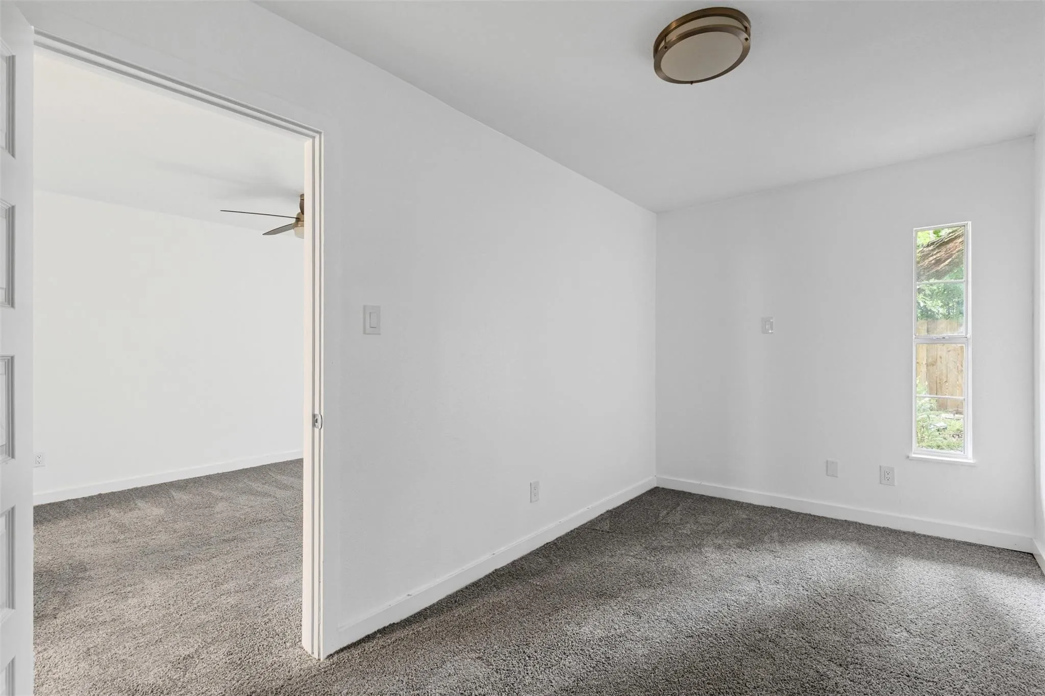 Single Family Residence For Sale in Tarrant County , 6315-6317 Walraven Circle, Fort Worth, Texas 76133, 5 Bedroom, 6 Bathroom, 4 Garage spaces, 3,151 Sqft, built in 1968, mls#21382047, Real Estate Agent in Fort Worth, Homes For Sale in Tarrant county, Homes For Sale in Fort Worth, Realtor in Fort Worth Texas, Real Estate Brokerage Independent Realty Texas, Luminita Cordes Realtor