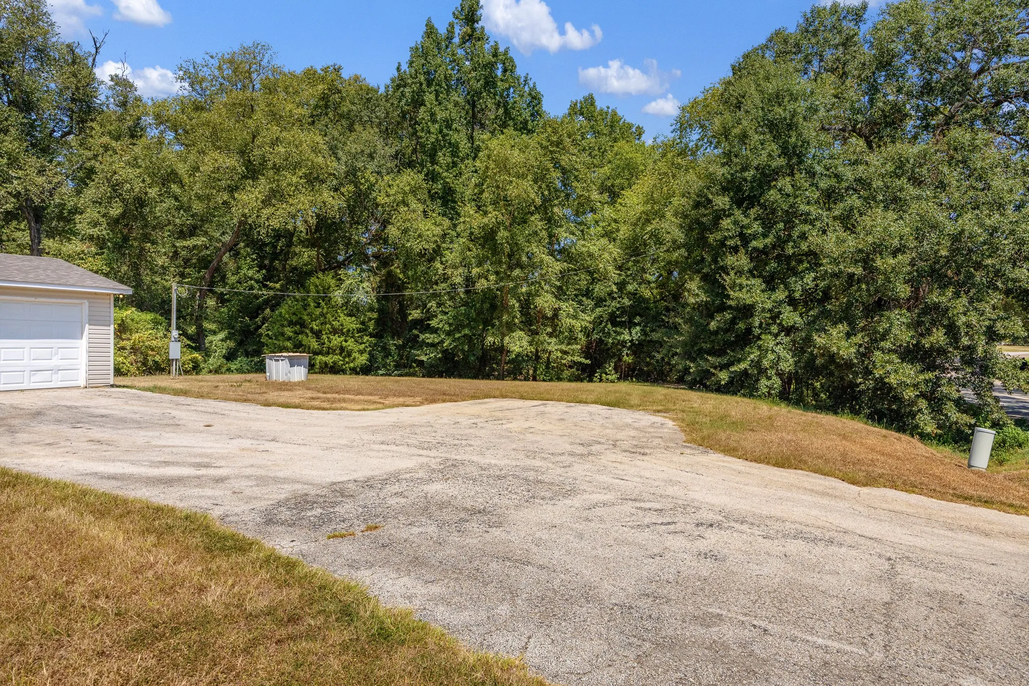 Mobile Home For Sale in Smith County , 16202 County Road 165, Tyler, Texas 75703, 3 Bedroom, 2 Bathroom, 2 Garage spaces, 1,680 Sqft, built in 2003, mls#21382034, Real Estate Agent in Tyler, Homes For Sale in Smith county, Homes For Sale in Tyler, Realtor in Tyler Texas, Real Estate Brokerage Independent Realty Texas, Luminita Cordes Realtor