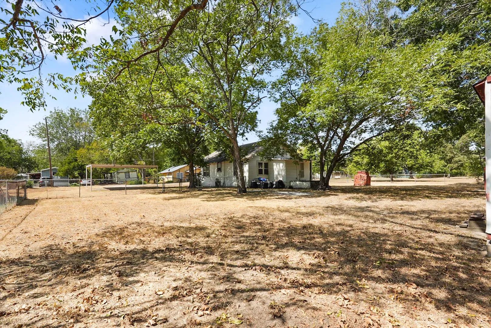 Single Family Residence For Sale in Navarro County , 1001 S 27th Street, Corsicana, Texas 75110, 3 Bedroom, 2 Bathroom, Garage spaces, 980 Sqft, built in 1950, mls#21382051, Real Estate Agent in Corsicana, Homes For Sale in Navarro county, Homes For Sale in Corsicana, Realtor in Corsicana Texas, Real Estate Brokerage Independent Realty Texas, Luminita Cordes Realtor