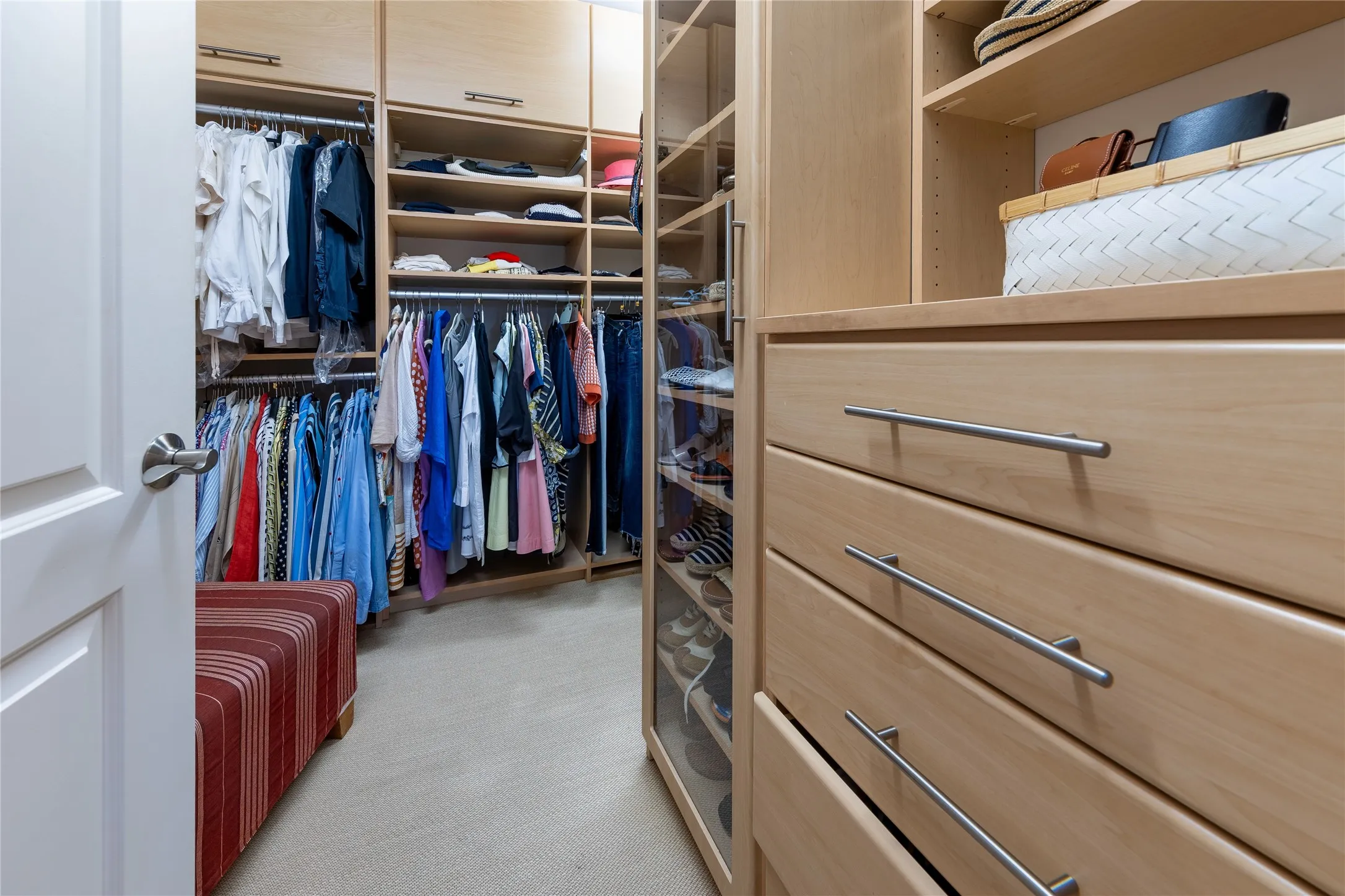 Condominium For Sale in Dallas County , 2828 Hood Street 707, Dallas, Texas 75219, 2 Bedroom, 3 Bathroom, 2 Garage spaces, 2,061 Sqft, built in 2000, mls#21376324, Real Estate Agent in Dallas, Homes For Sale in Dallas county, Homes For Sale in Dallas, Realtor in Dallas Texas, Real Estate Brokerage Independent Realty Texas, Luminita Cordes Realtor