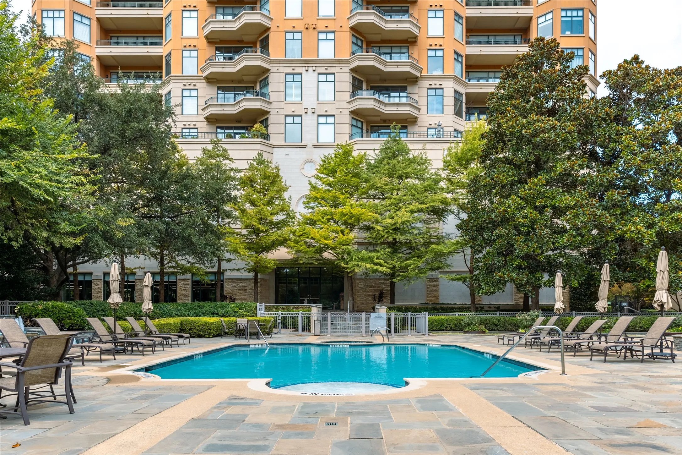 Condominium For Sale in Dallas County , 2828 Hood Street 707, Dallas, Texas 75219, 2 Bedroom, 3 Bathroom, 2 Garage spaces, 2,061 Sqft, built in 2000, mls#21376324, Real Estate Agent in Dallas, Homes For Sale in Dallas county, Homes For Sale in Dallas, Realtor in Dallas Texas, Real Estate Brokerage Independent Realty Texas, Luminita Cordes Realtor