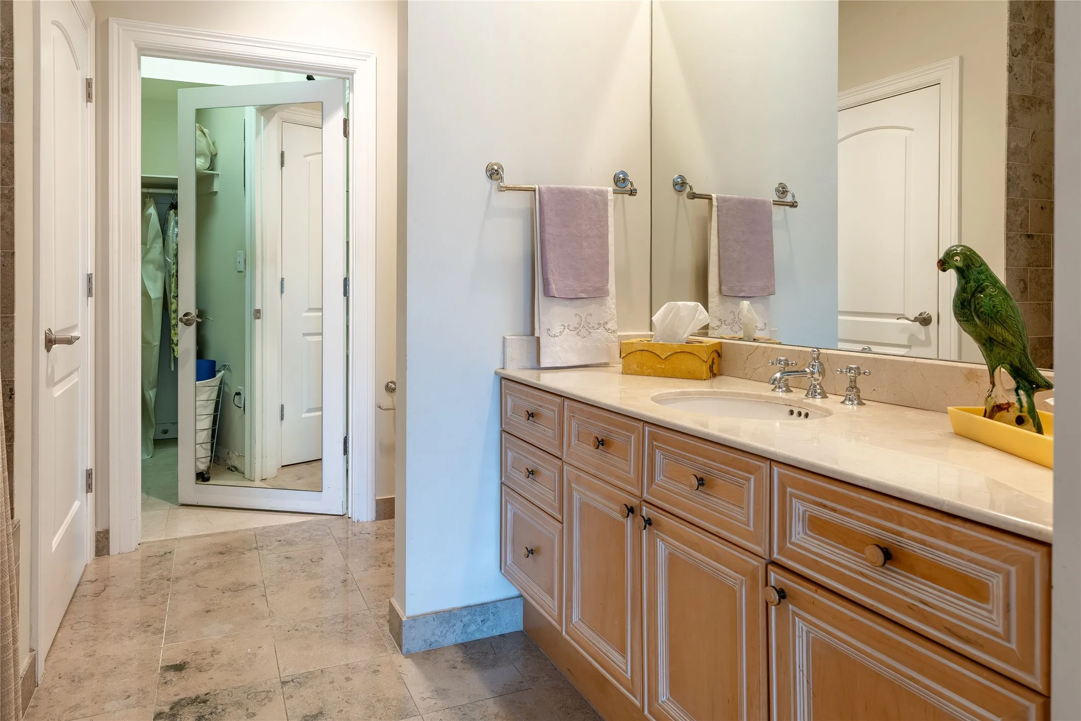 Condominium For Sale in Dallas County , 2828 Hood Street 707, Dallas, Texas 75219, 2 Bedroom, 3 Bathroom, 2 Garage spaces, 2,061 Sqft, built in 2000, mls#21376324, Real Estate Agent in Dallas, Homes For Sale in Dallas county, Homes For Sale in Dallas, Realtor in Dallas Texas, Real Estate Brokerage Independent Realty Texas, Luminita Cordes Realtor
