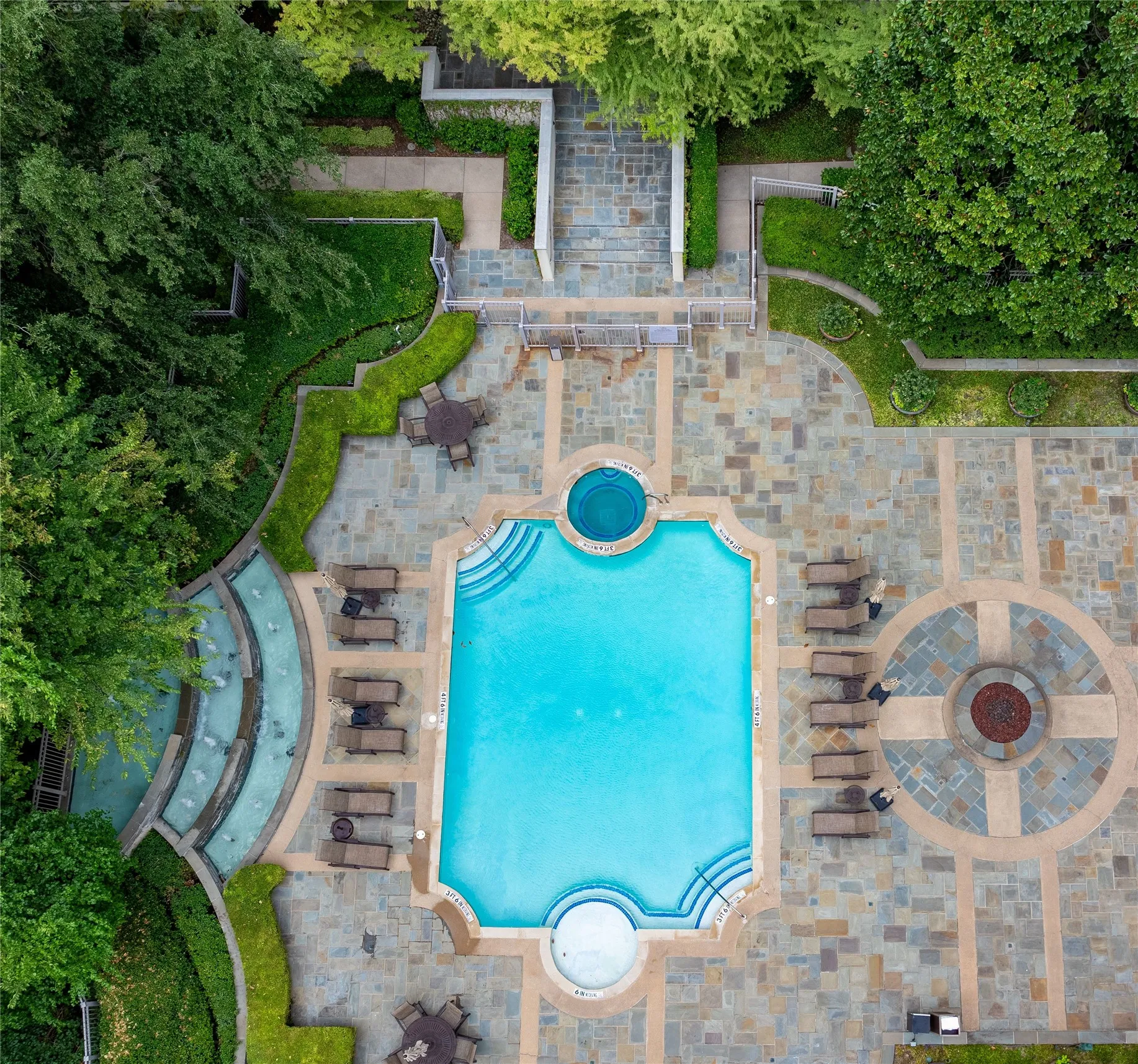 Condominium For Sale in Dallas County , 2828 Hood Street 707, Dallas, Texas 75219, 2 Bedroom, 3 Bathroom, 2 Garage spaces, 2,061 Sqft, built in 2000, mls#21376324, Real Estate Agent in Dallas, Homes For Sale in Dallas county, Homes For Sale in Dallas, Realtor in Dallas Texas, Real Estate Brokerage Independent Realty Texas, Luminita Cordes Realtor