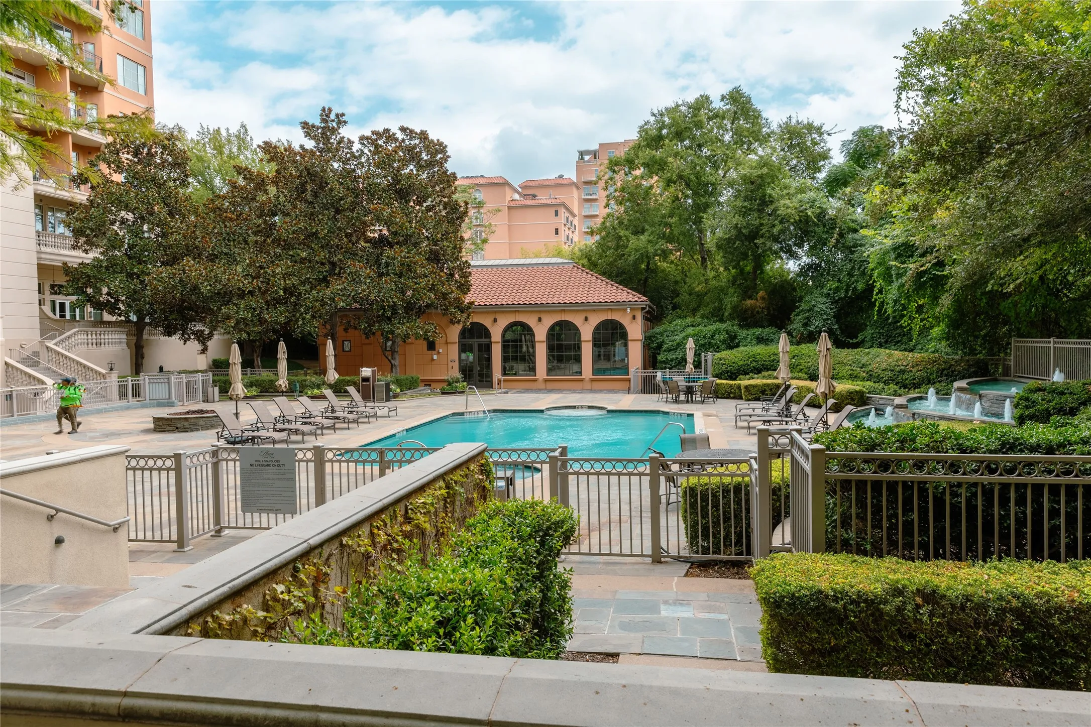 Condominium For Sale in Dallas County , 2828 Hood Street 707, Dallas, Texas 75219, 2 Bedroom, 3 Bathroom, 2 Garage spaces, 2,061 Sqft, built in 2000, mls#21376324, Real Estate Agent in Dallas, Homes For Sale in Dallas county, Homes For Sale in Dallas, Realtor in Dallas Texas, Real Estate Brokerage Independent Realty Texas, Luminita Cordes Realtor
