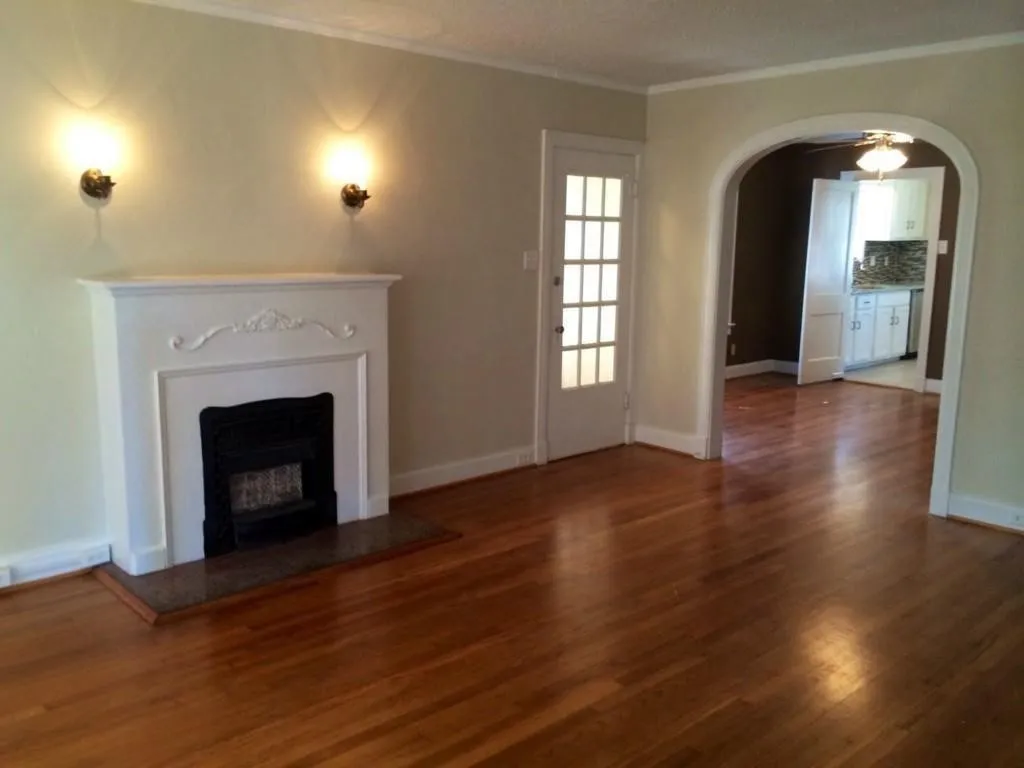 Duplex For Rent in Dallas County , 3929 Hawthorne Avenue, Dallas, Texas 75219, 2 Bedroom, 1 Bathroom, Garage spaces, 1,325 Sqft, built in 1930, mls#21381449, Real Estate Agent in Dallas, Homes For Rent in Dallas county, Homes For Rent in Dallas, Realtor in Dallas Texas, Real Estate Brokerage Independent Realty Texas, Luminita Cordes Realtor
