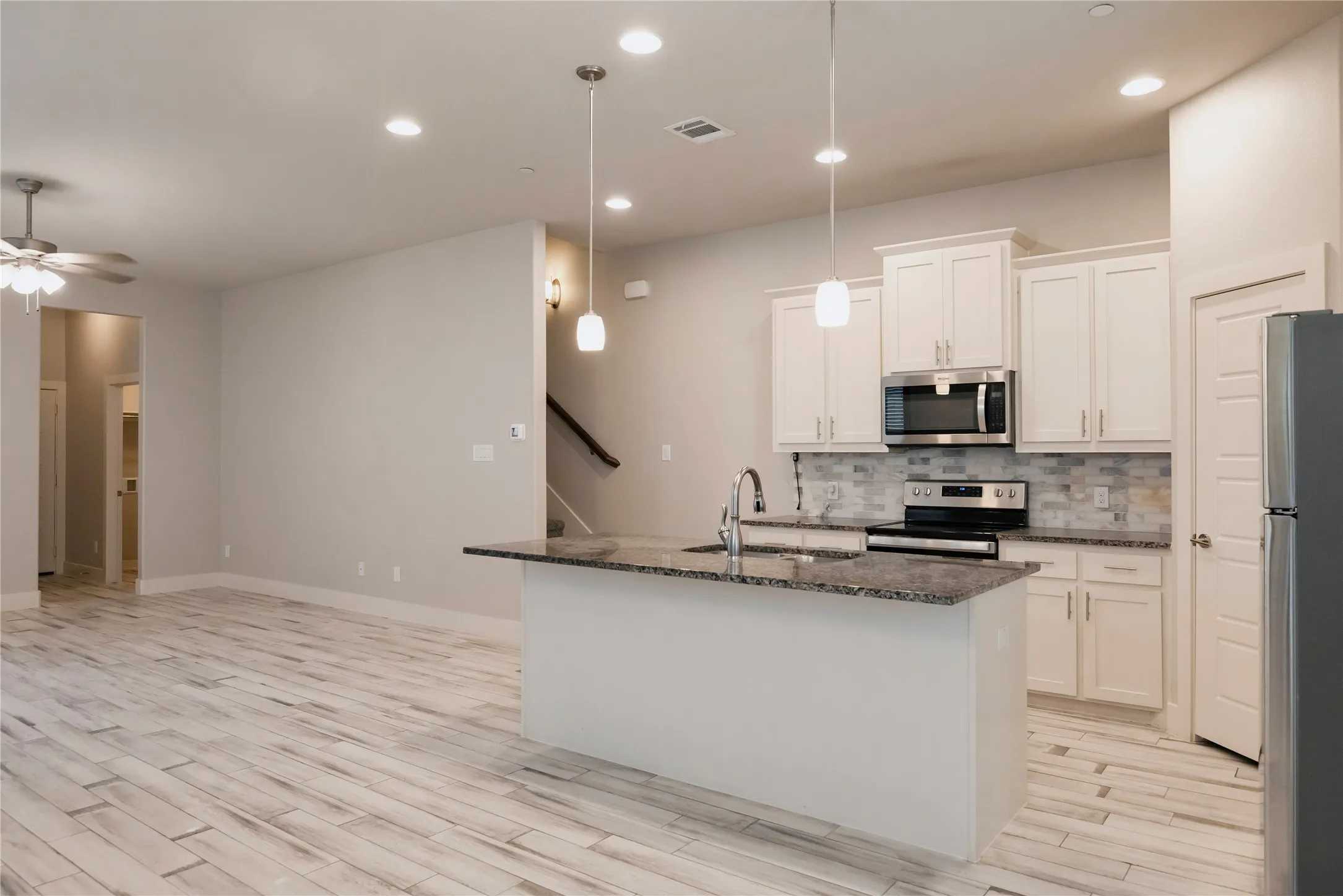 Townhouse For Rent in Collin County , 825 Eaglescliffe Landing, Wylie, Texas 75098, 3 Bedroom, 2 Bathroom, 2 Garage spaces, 1,789 Sqft, built in 2021, mls#21382057, Real Estate Agent in Wylie, Homes For Rent in Collin county, Homes For Rent in Wylie, Realtor in Wylie Texas, Real Estate Brokerage Independent Realty Texas, Luminita Cordes Realtor