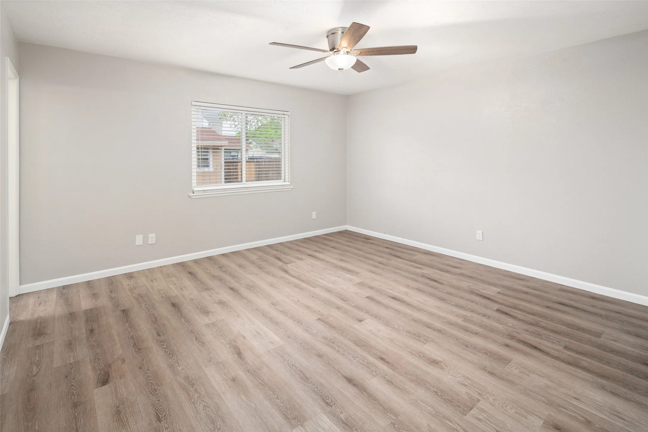 Single Family Residence For Rent in Collin County , 809 Sunny Slope Drive, Allen, Texas 75002, 3 Bedroom, 2 Bathroom, 1 Garage spaces, 1,277 Sqft, built in 1979, mls#21382054, Real Estate Agent in Allen, Homes For Rent in Collin county, Homes For Rent in Allen, Realtor in Allen Texas, Real Estate Brokerage Independent Realty Texas, Luminita Cordes Realtor