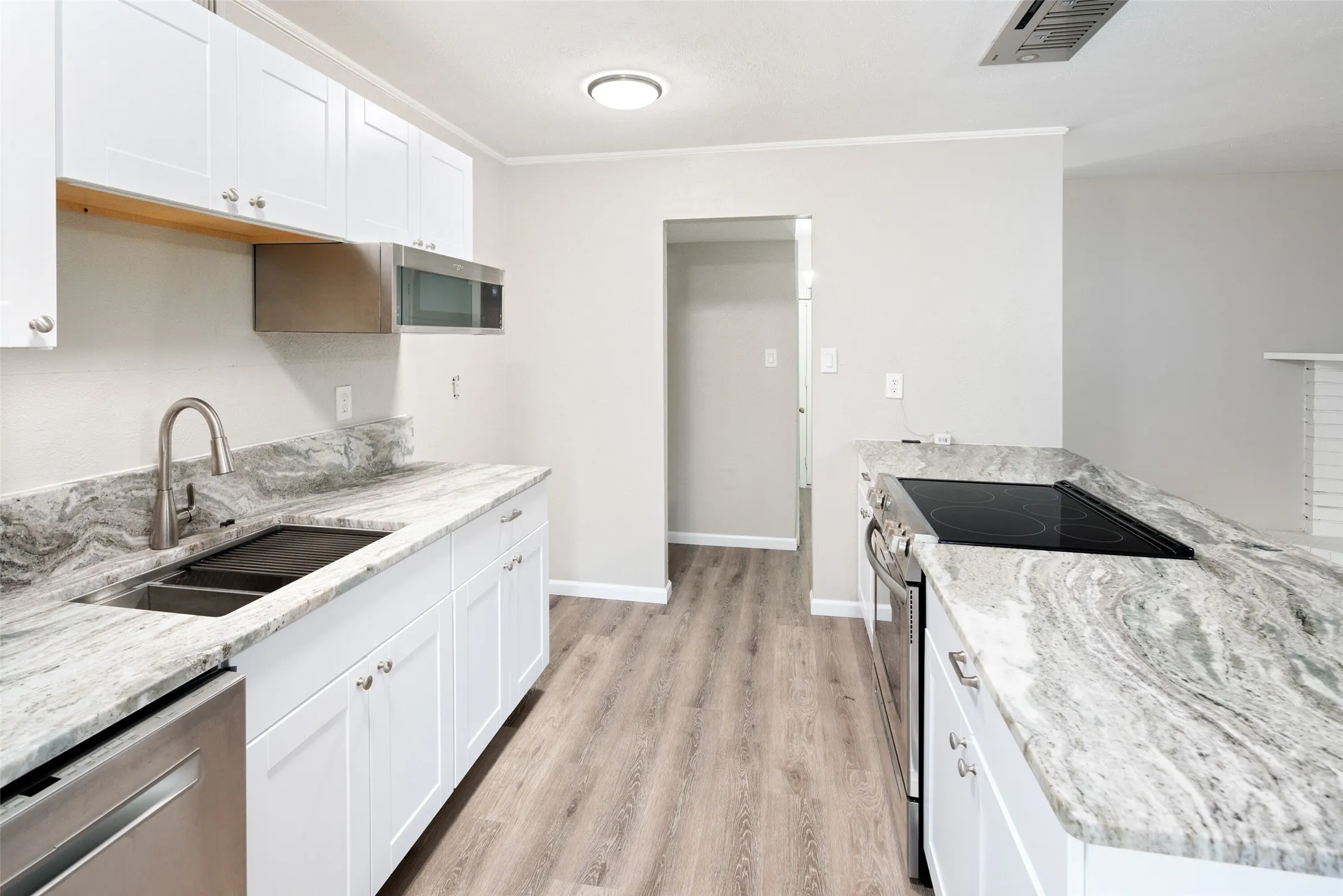 Single Family Residence For Rent in Collin County , 809 Sunny Slope Drive, Allen, Texas 75002, 3 Bedroom, 2 Bathroom, 1 Garage spaces, 1,277 Sqft, built in 1979, mls#21382054, Real Estate Agent in Allen, Homes For Rent in Collin county, Homes For Rent in Allen, Realtor in Allen Texas, Real Estate Brokerage Independent Realty Texas, Luminita Cordes Realtor