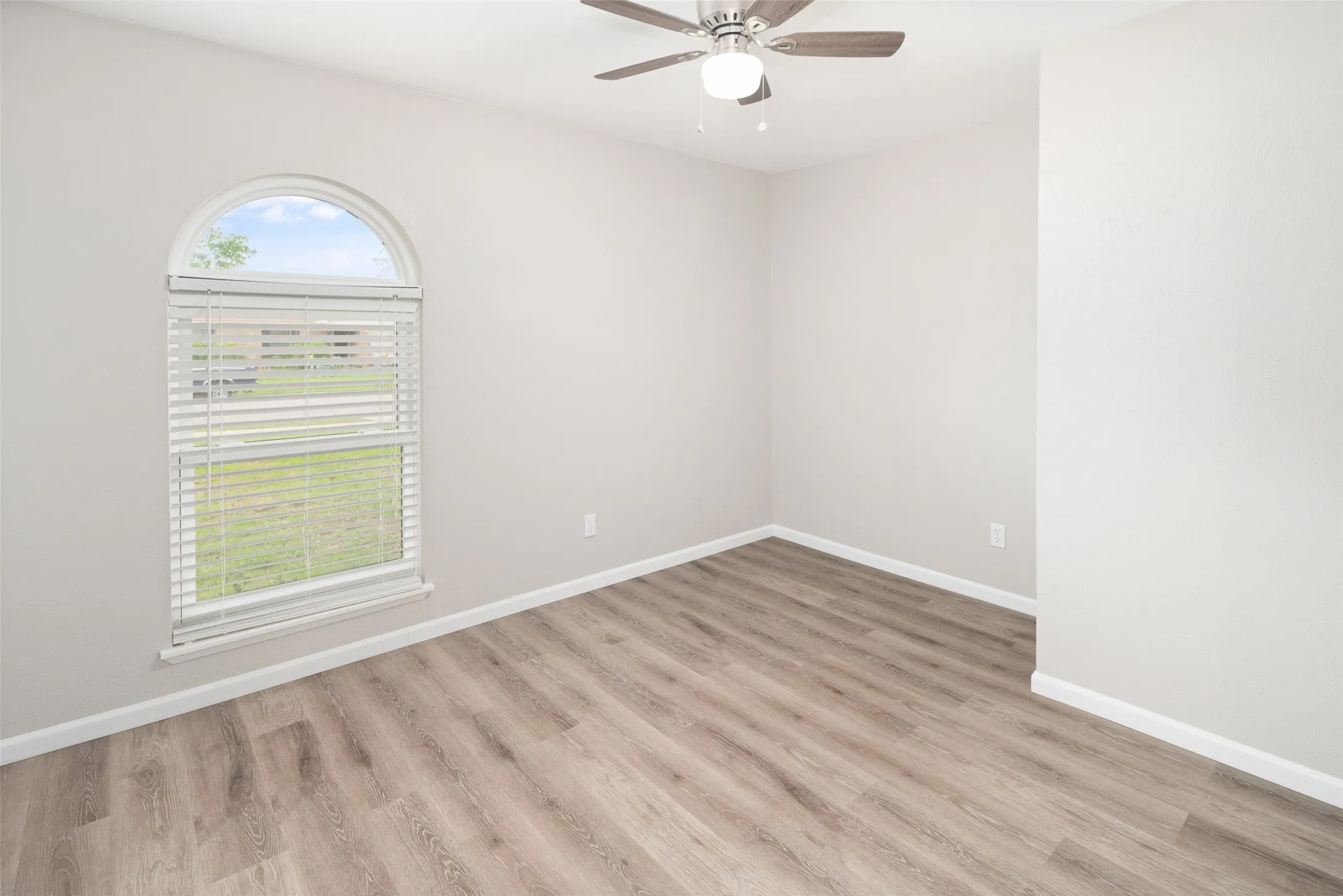 Single Family Residence For Rent in Collin County , 809 Sunny Slope Drive, Allen, Texas 75002, 3 Bedroom, 2 Bathroom, 1 Garage spaces, 1,277 Sqft, built in 1979, mls#21382054, Real Estate Agent in Allen, Homes For Rent in Collin county, Homes For Rent in Allen, Realtor in Allen Texas, Real Estate Brokerage Independent Realty Texas, Luminita Cordes Realtor