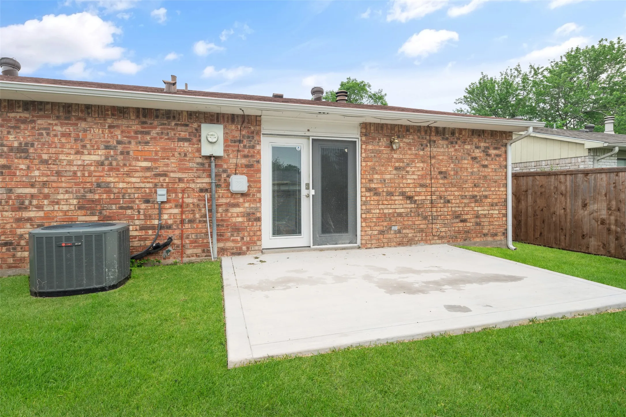 Single Family Residence For Rent in Collin County , 809 Sunny Slope Drive, Allen, Texas 75002, 3 Bedroom, 2 Bathroom, 1 Garage spaces, 1,277 Sqft, built in 1979, mls#21382054, Real Estate Agent in Allen, Homes For Rent in Collin county, Homes For Rent in Allen, Realtor in Allen Texas, Real Estate Brokerage Independent Realty Texas, Luminita Cordes Realtor
