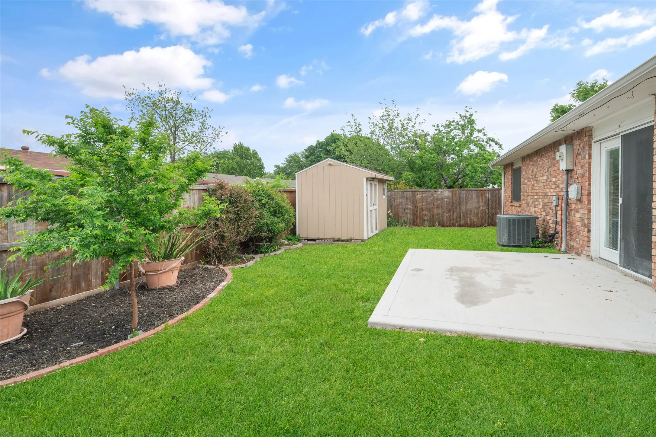 Single Family Residence For Rent in Collin County , 809 Sunny Slope Drive, Allen, Texas 75002, 3 Bedroom, 2 Bathroom, 1 Garage spaces, 1,277 Sqft, built in 1979, mls#21382054, Real Estate Agent in Allen, Homes For Rent in Collin county, Homes For Rent in Allen, Realtor in Allen Texas, Real Estate Brokerage Independent Realty Texas, Luminita Cordes Realtor