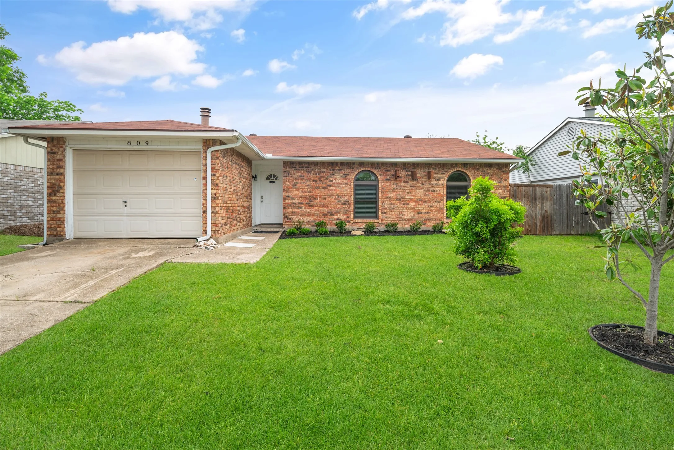 Single Family Residence For Rent in Collin County , 809 Sunny Slope Drive, Allen, Texas 75002, 3 Bedroom, 2 Bathroom, 1 Garage spaces, 1,277 Sqft, built in 1979, mls#21382054, Real Estate Agent in Allen, Homes For Rent in Collin county, Homes For Rent in Allen, Realtor in Allen Texas, Real Estate Brokerage Independent Realty Texas, Luminita Cordes Realtor