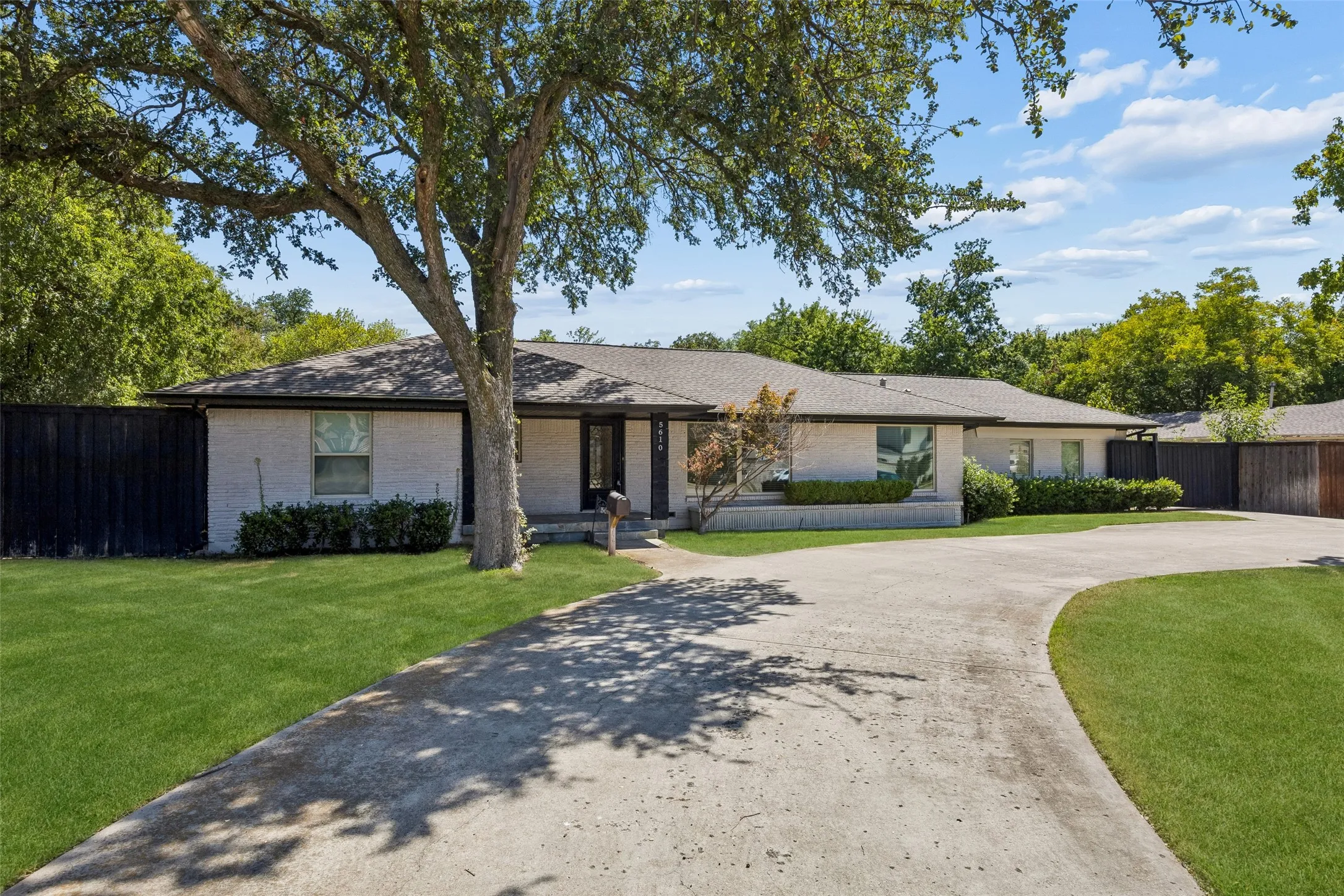 Single Family Residence For Sale in Dallas County , 5610 Forest Lane, Dallas, Texas 75230, 3 Bedroom, 2 Bathroom, 2 Garage spaces, 2,498 Sqft, built in 1956, mls#21375096, Real Estate Agent in Dallas, Homes For Sale in Dallas county, Homes For Sale in Dallas, Realtor in Dallas Texas, Real Estate Brokerage Independent Realty Texas, Luminita Cordes Realtor